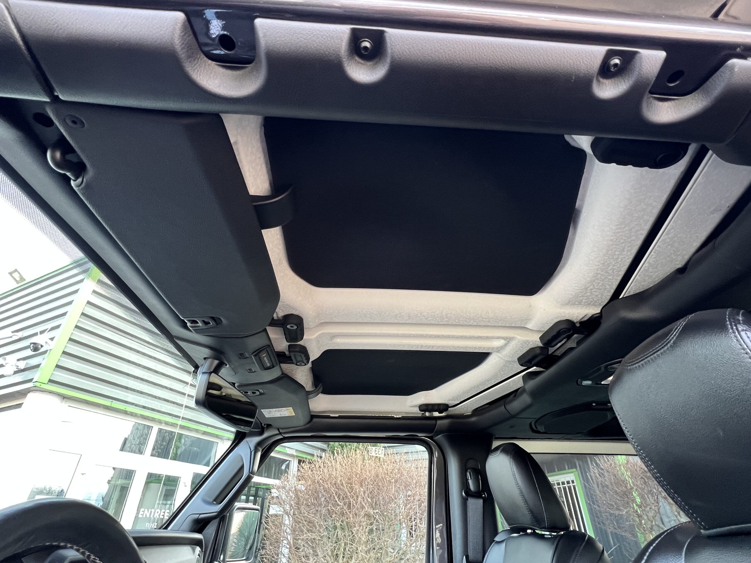 Photo Jeep Wrangler Overland JL 3 Porte Essence 2.0 T 272 ch 4 places Hard top - Attelage