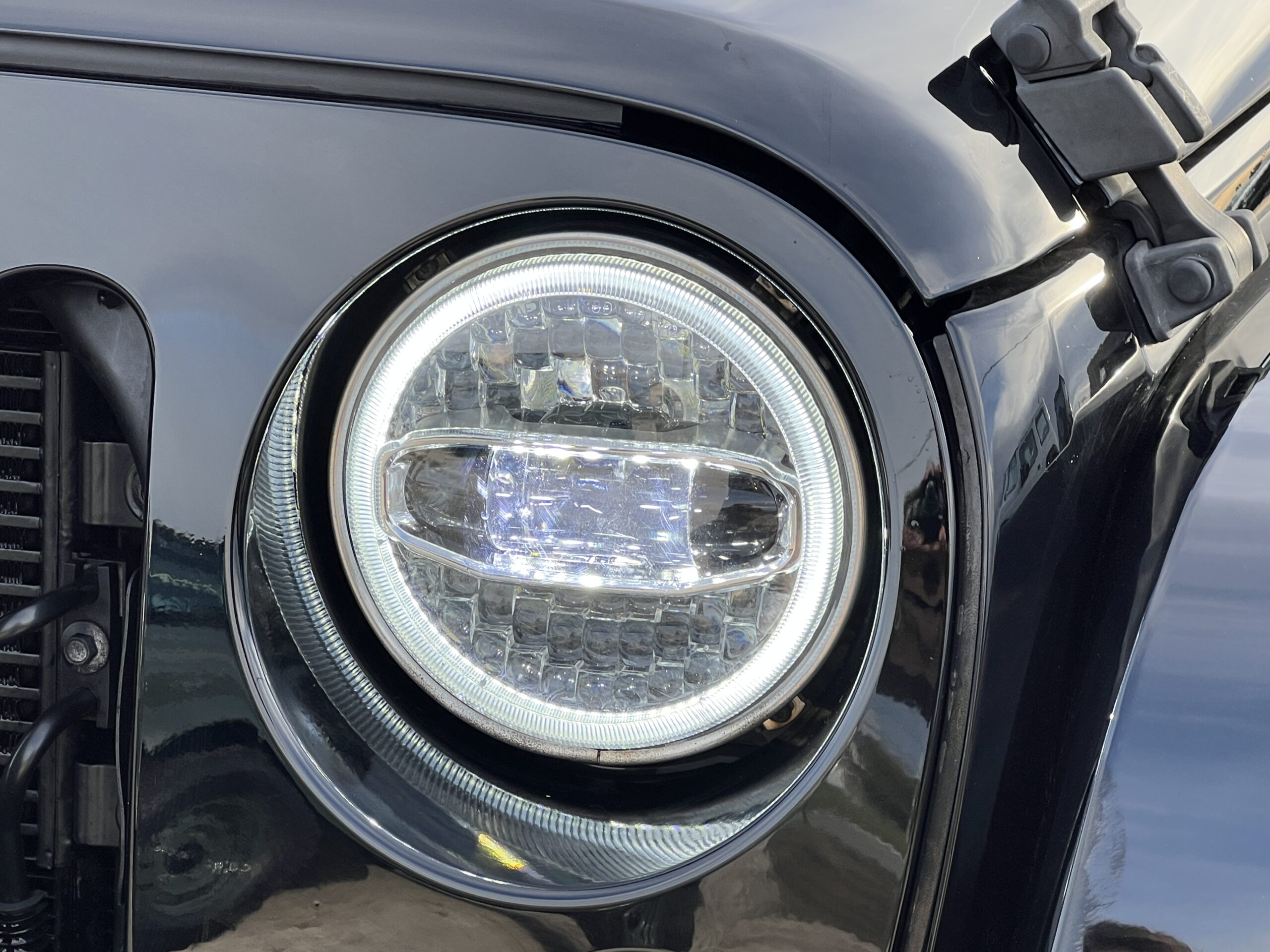 Photo Jeep Wrangler 3 Portes Sahara 3.6 v6 284 ch - 1er main