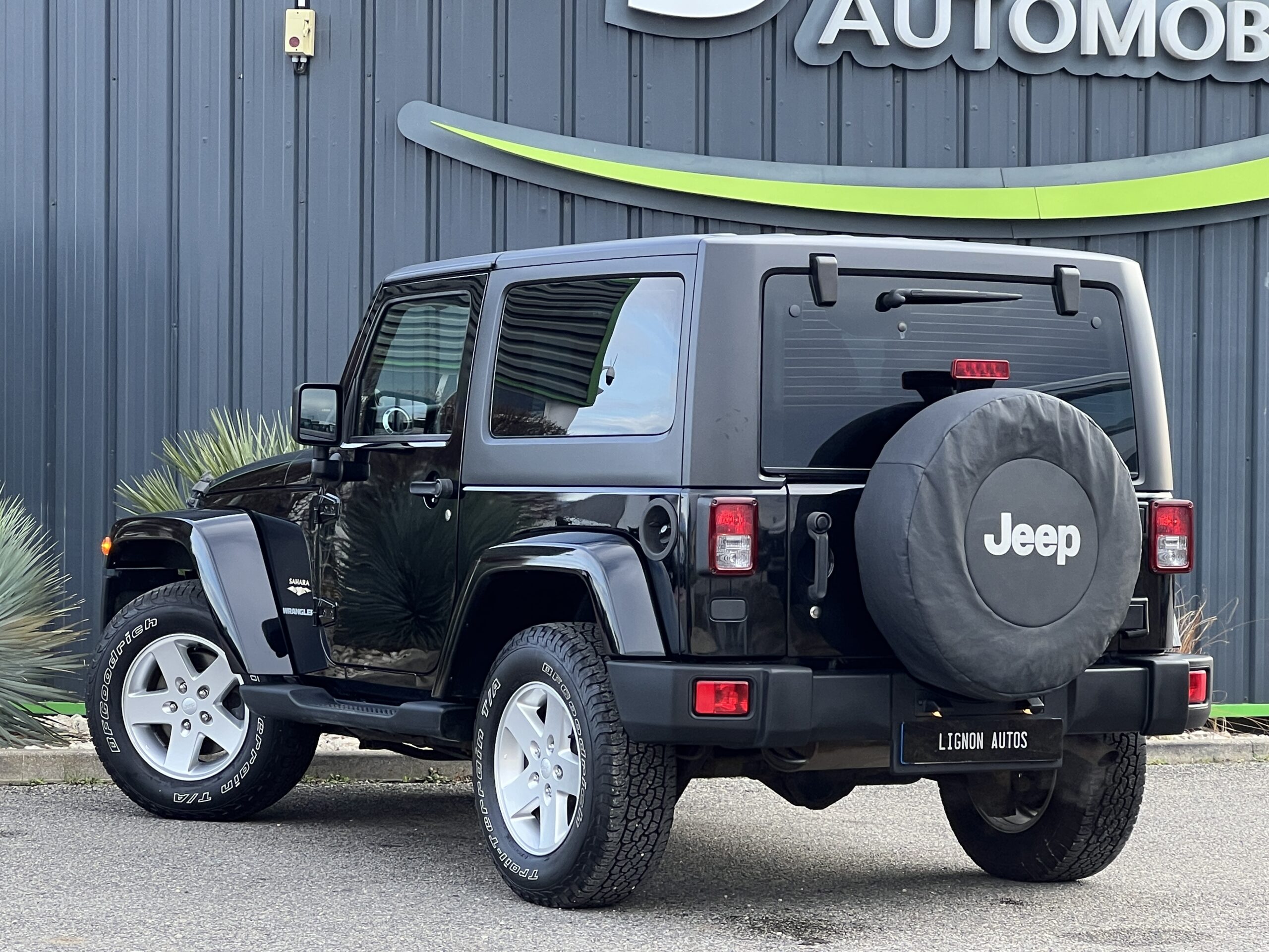 Photo Jeep Wrangler 3 Portes Sahara 3.6 v6 284 ch - 1er main