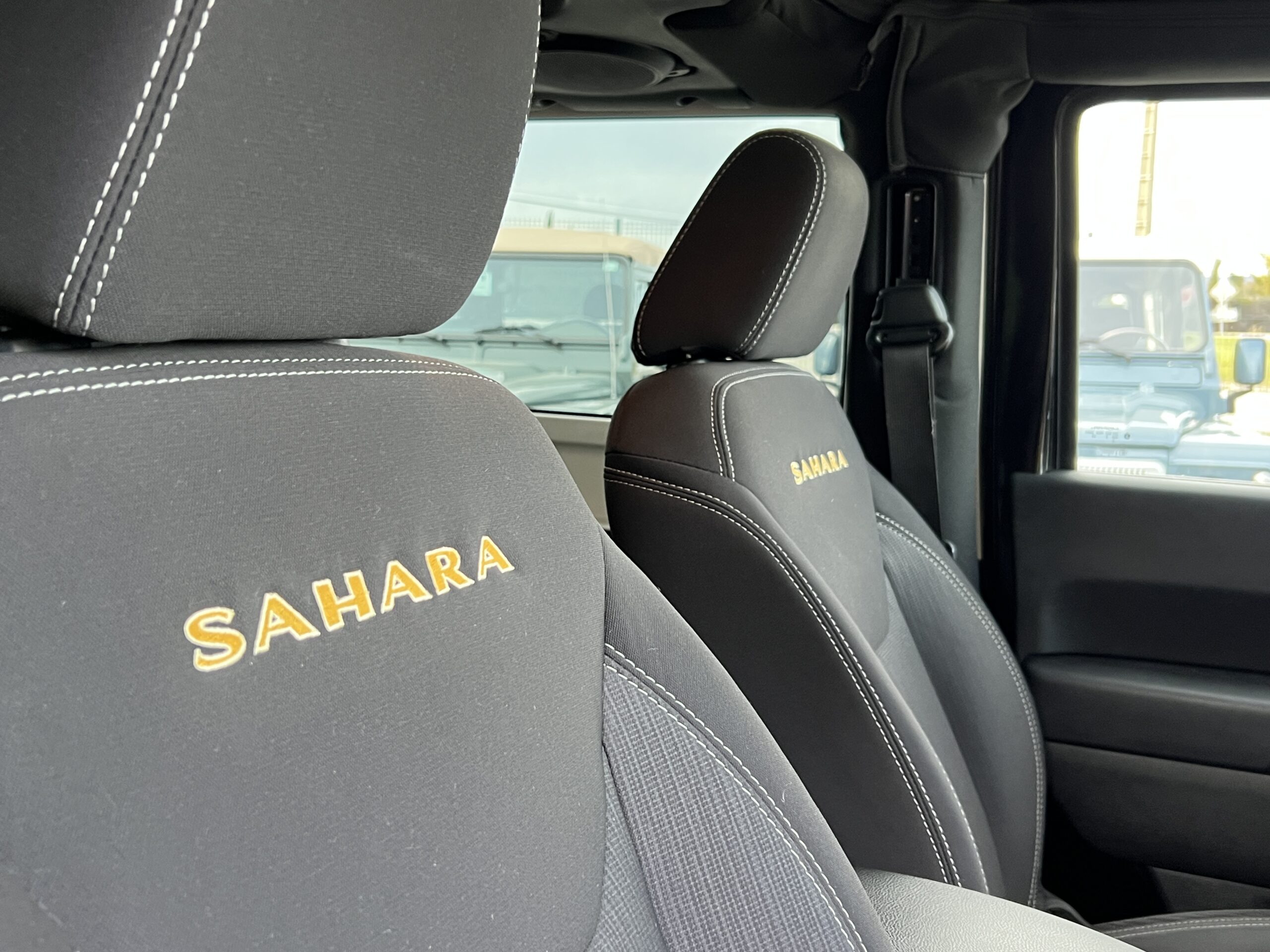 Photo Jeep Wrangler 3 Portes Sahara 3.6 v6 284 ch - 1er main
