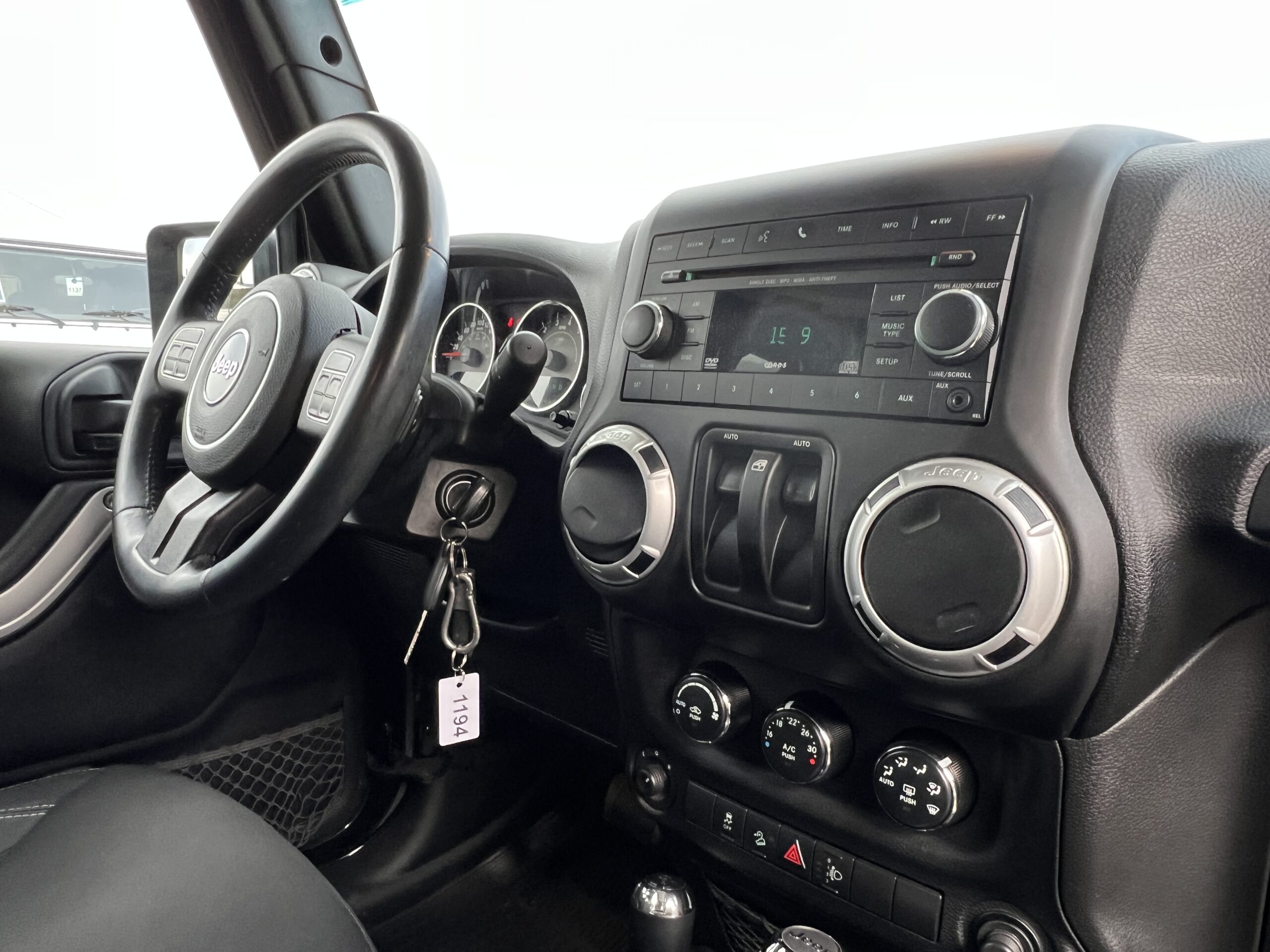 Photo Jeep Wrangler 3 Portes Sahara 3.6 v6 284 ch - 1er main