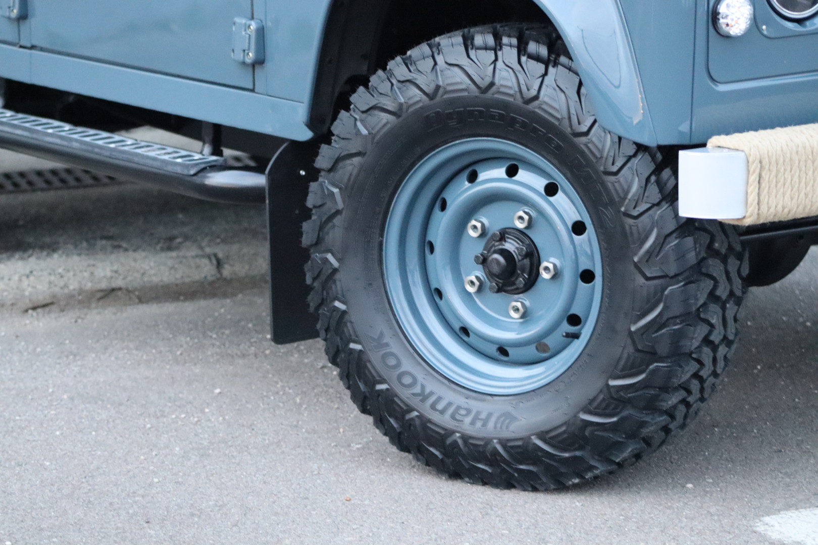 Photo Land Rover Defender 110 td4 2.2l sw 5 places "R.A.F Blue"