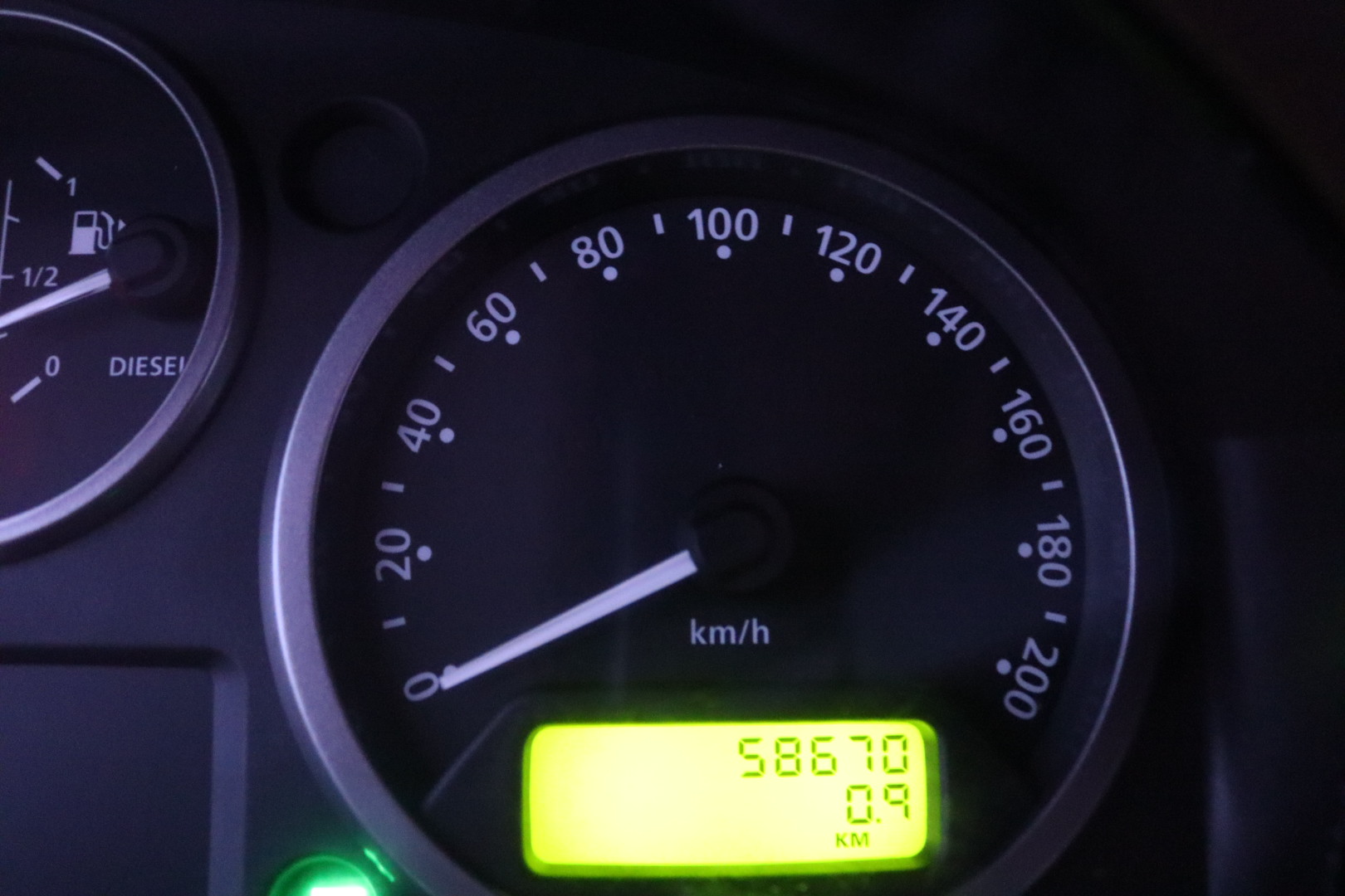 Photo Land Rover Defender 110 td4 2.2l sw 5 places "R.A.F Blue"