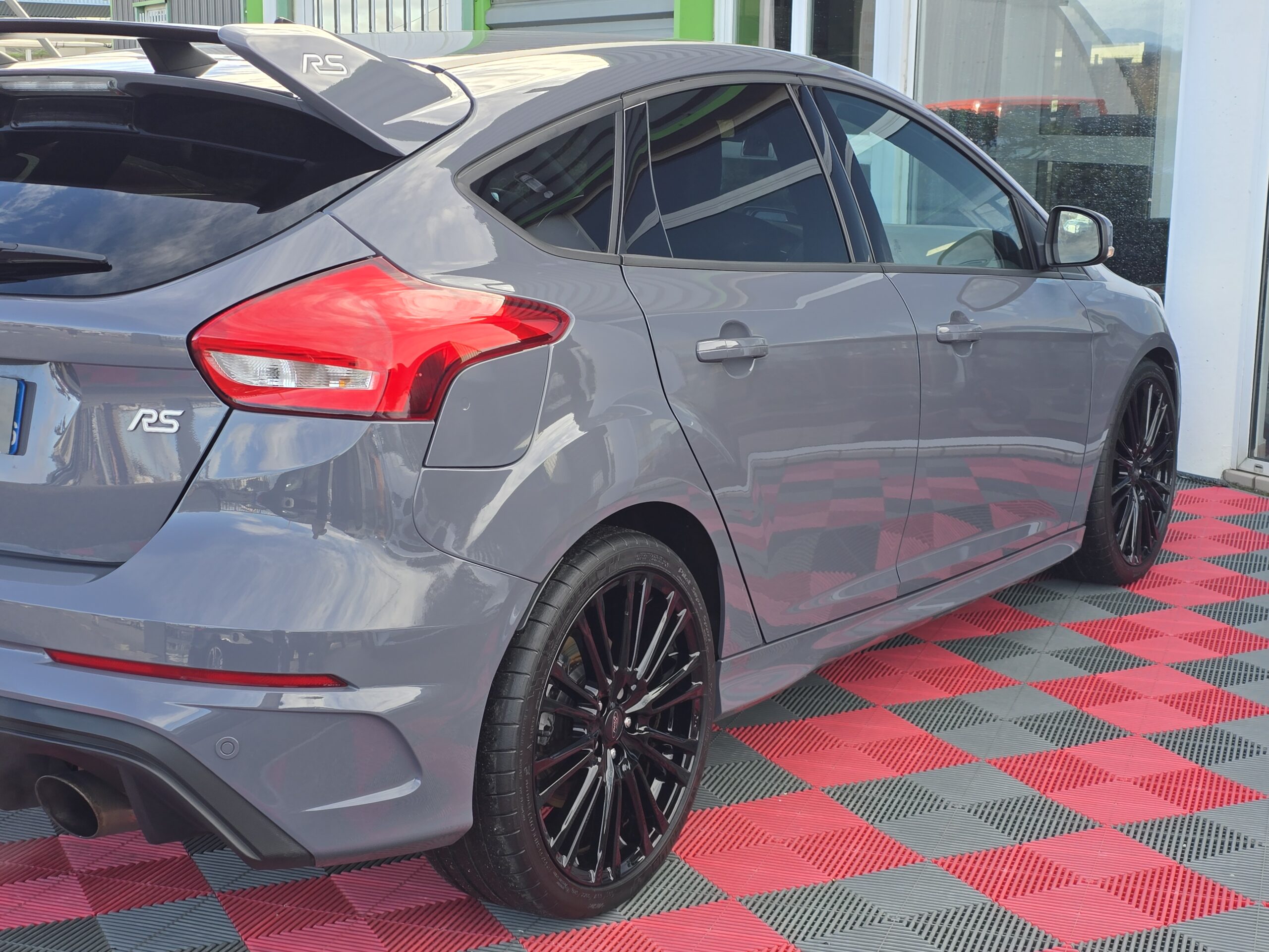 Photo Ford Focus RS 2.3 350 CH Recaro - Hifi Sony - GPS - CARPLAY - PAS DE MALUS
