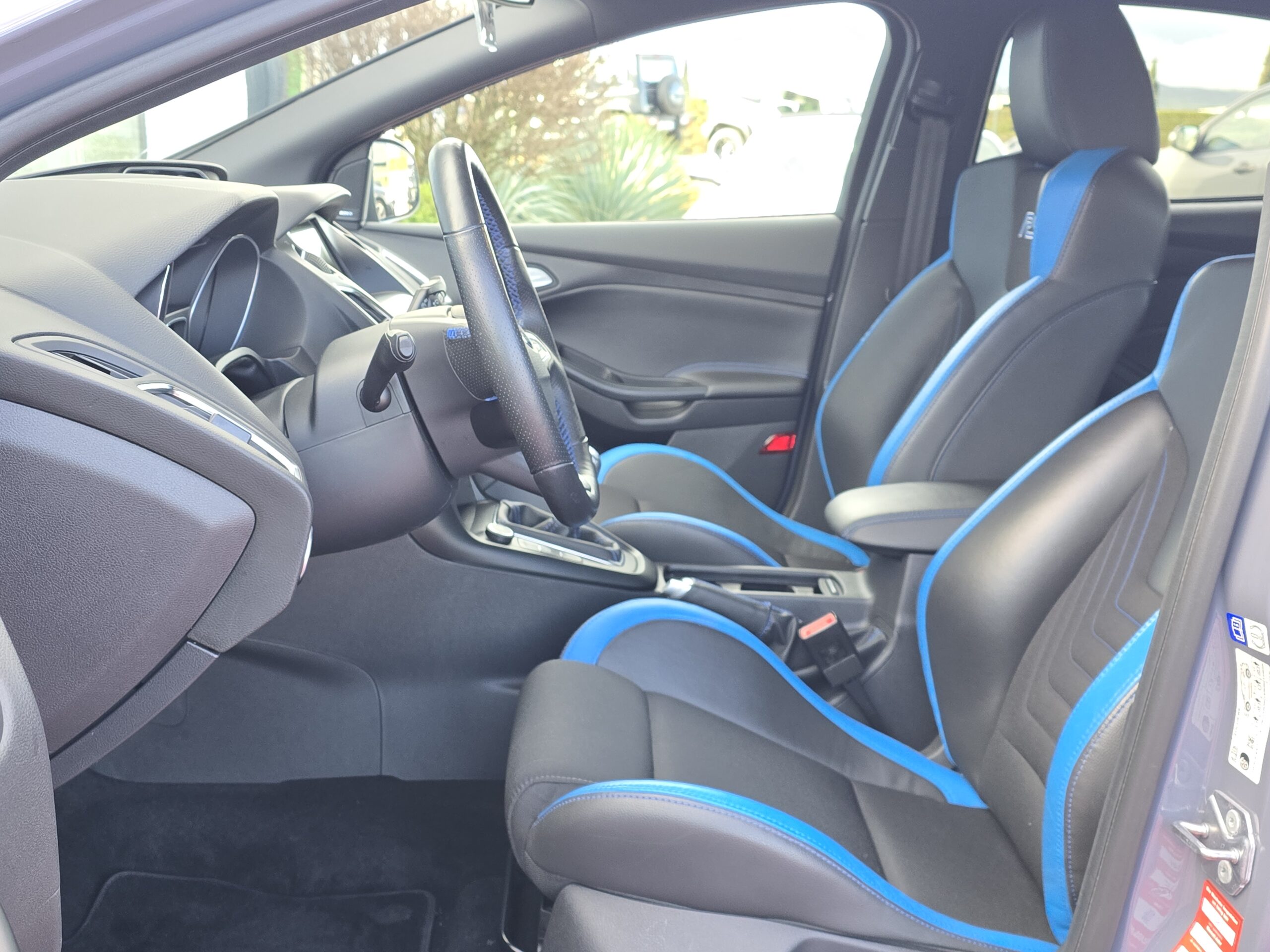 Photo Ford Focus RS 2.3 350 CH Recaro - Hifi Sony - GPS - CARPLAY - PAS DE MALUS