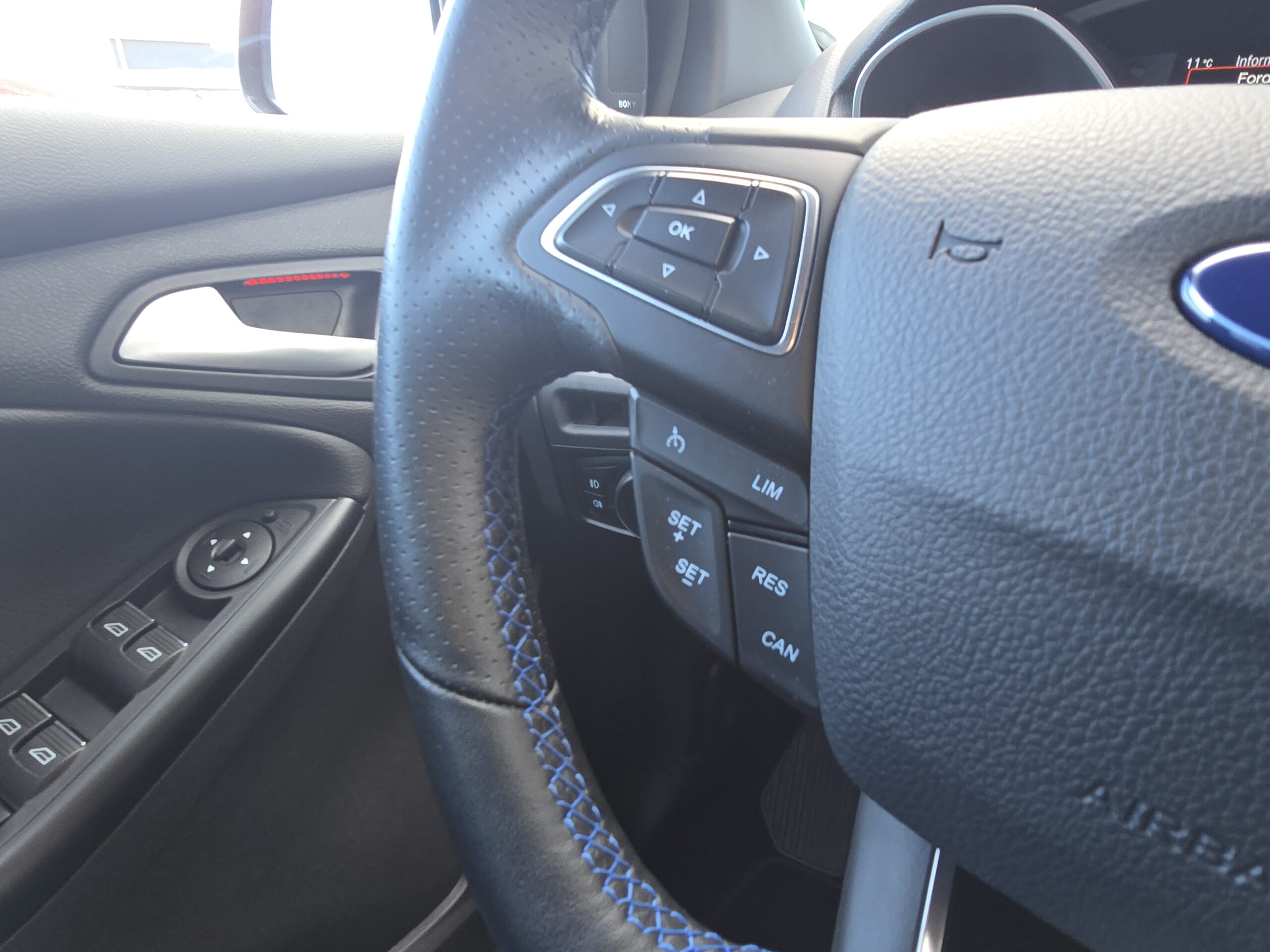 Photo Ford Focus RS 2.3 350 CH Recaro - Hifi Sony - GPS - CARPLAY - PAS DE MALUS