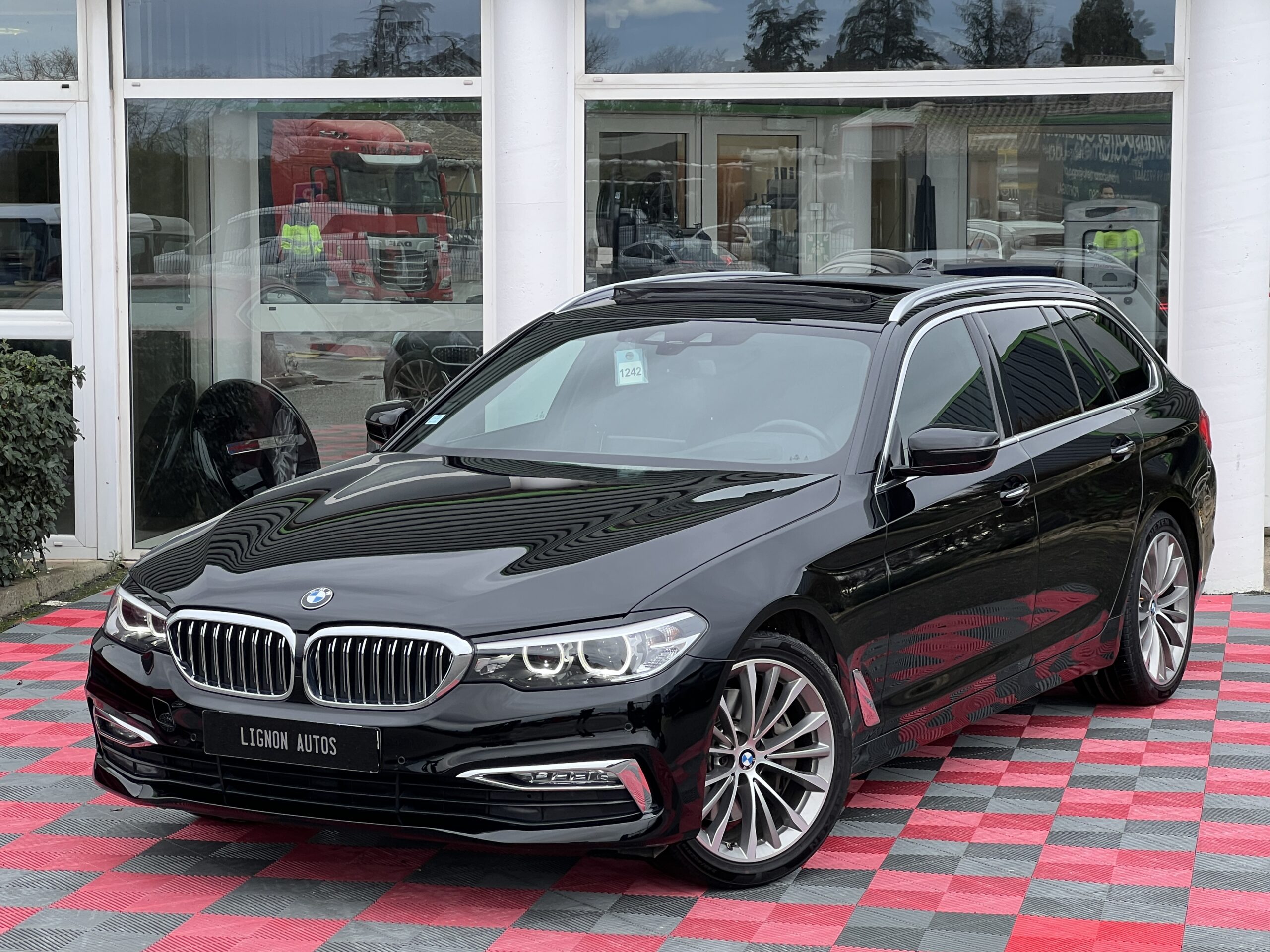 Photo BMW Serie 540i XDrive 340 ch LUXURY LINE BVA8 Touring