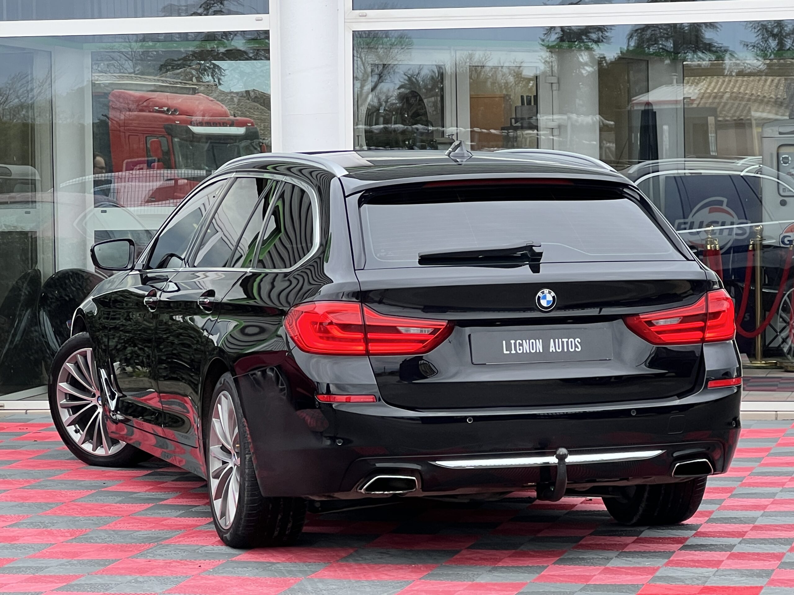 Photo BMW Serie 540i XDrive 340 ch LUXURY LINE BVA8 Touring