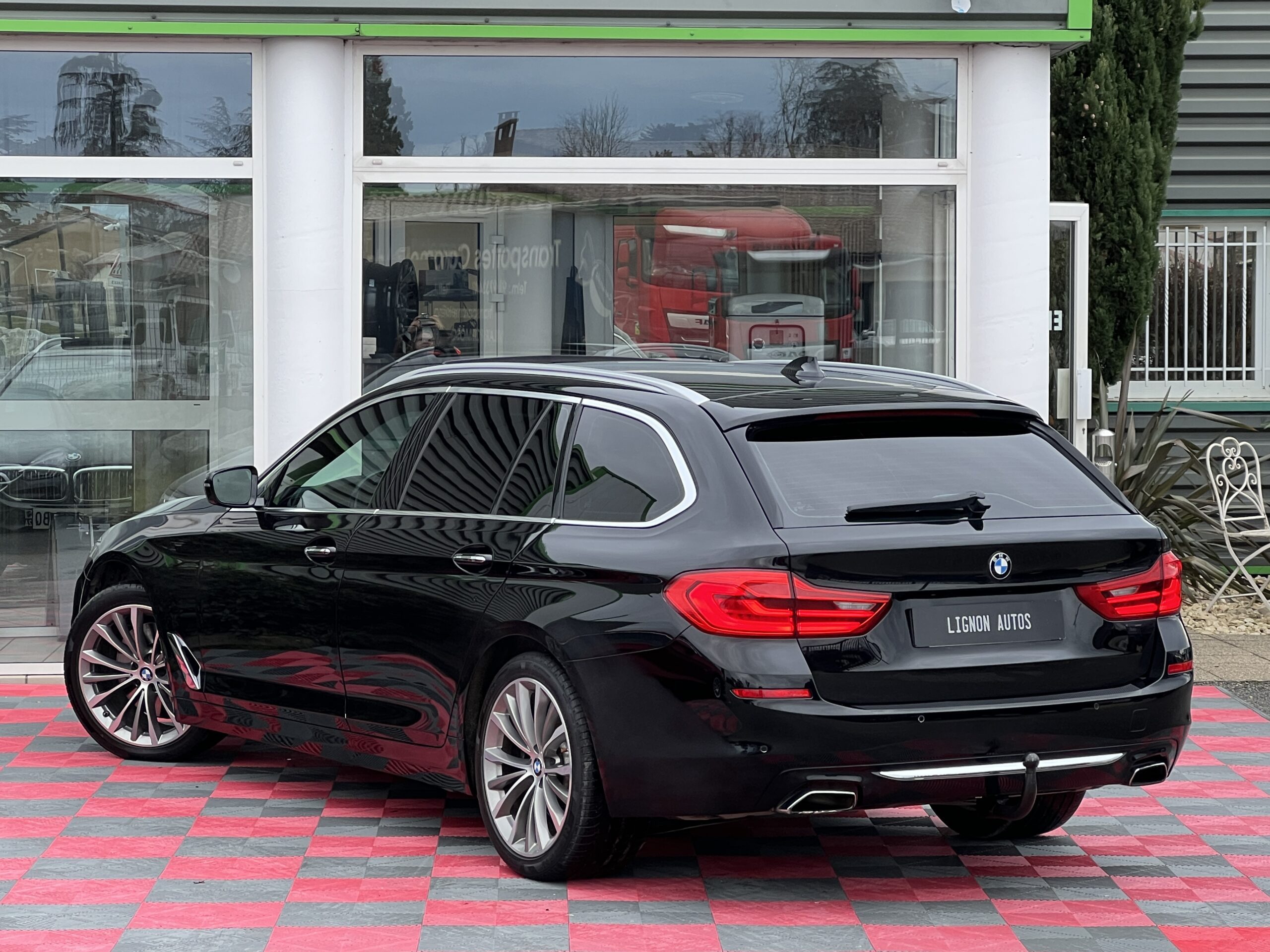 Photo BMW Serie 540i XDrive 340 ch LUXURY LINE BVA8 Touring