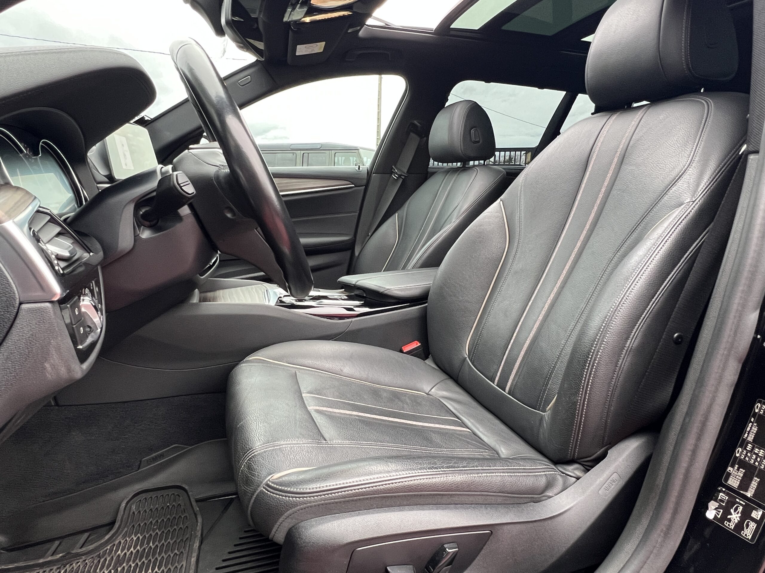 Photo BMW Serie 540i XDrive 340 ch LUXURY LINE BVA8 Touring