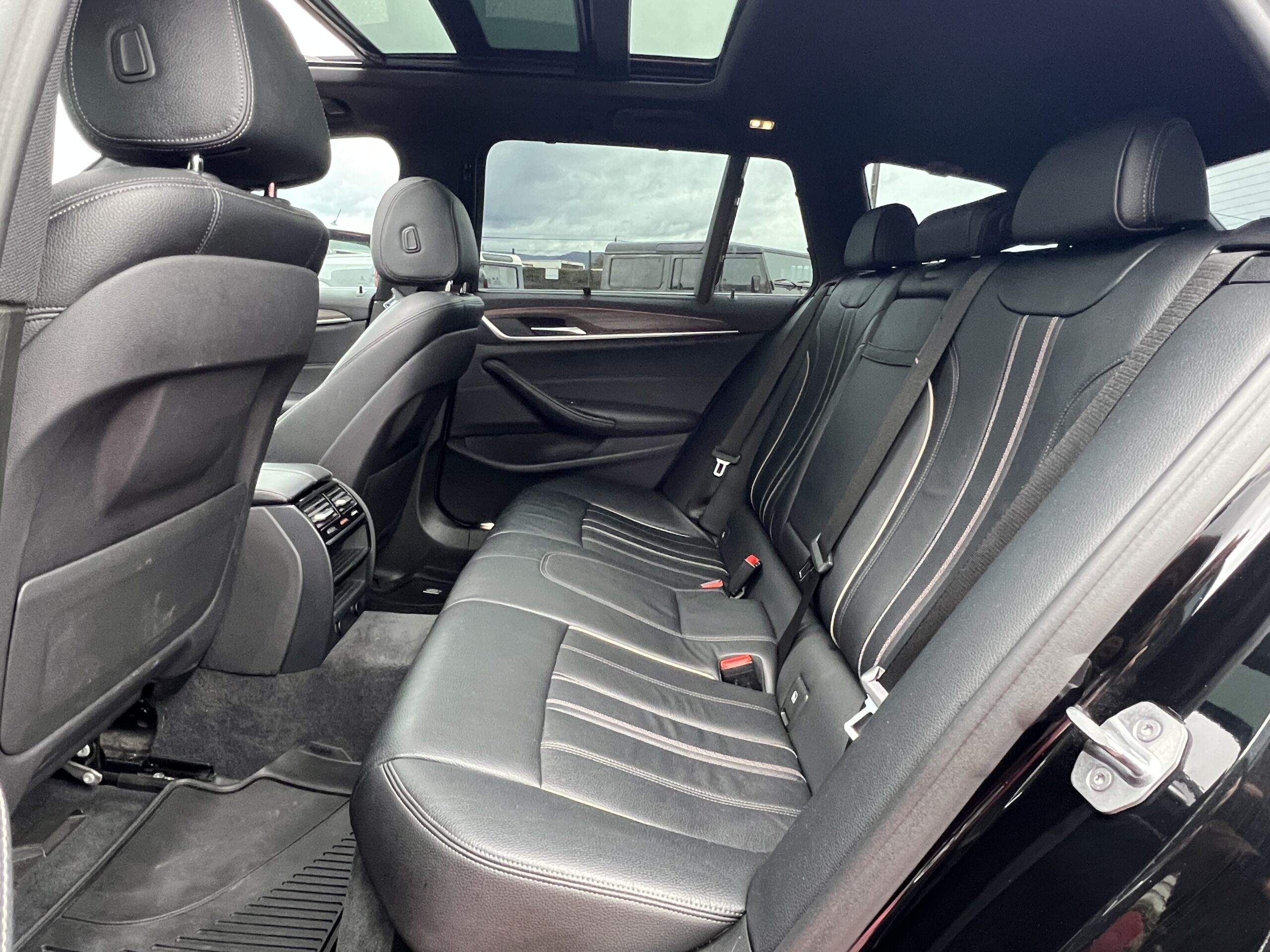 Photo BMW Serie 540i XDrive 340 ch LUXURY LINE BVA8 Touring