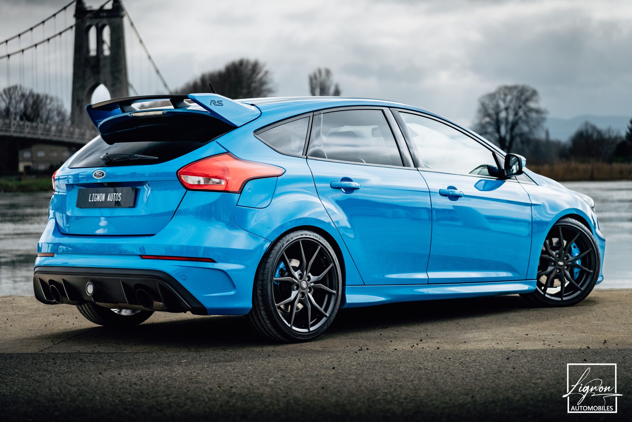 Photo Ford Focus RS 2.3 350 CH Ecoboost bleu - Recaro - Hifi Sony - GPS - CARPLAY - Caméra