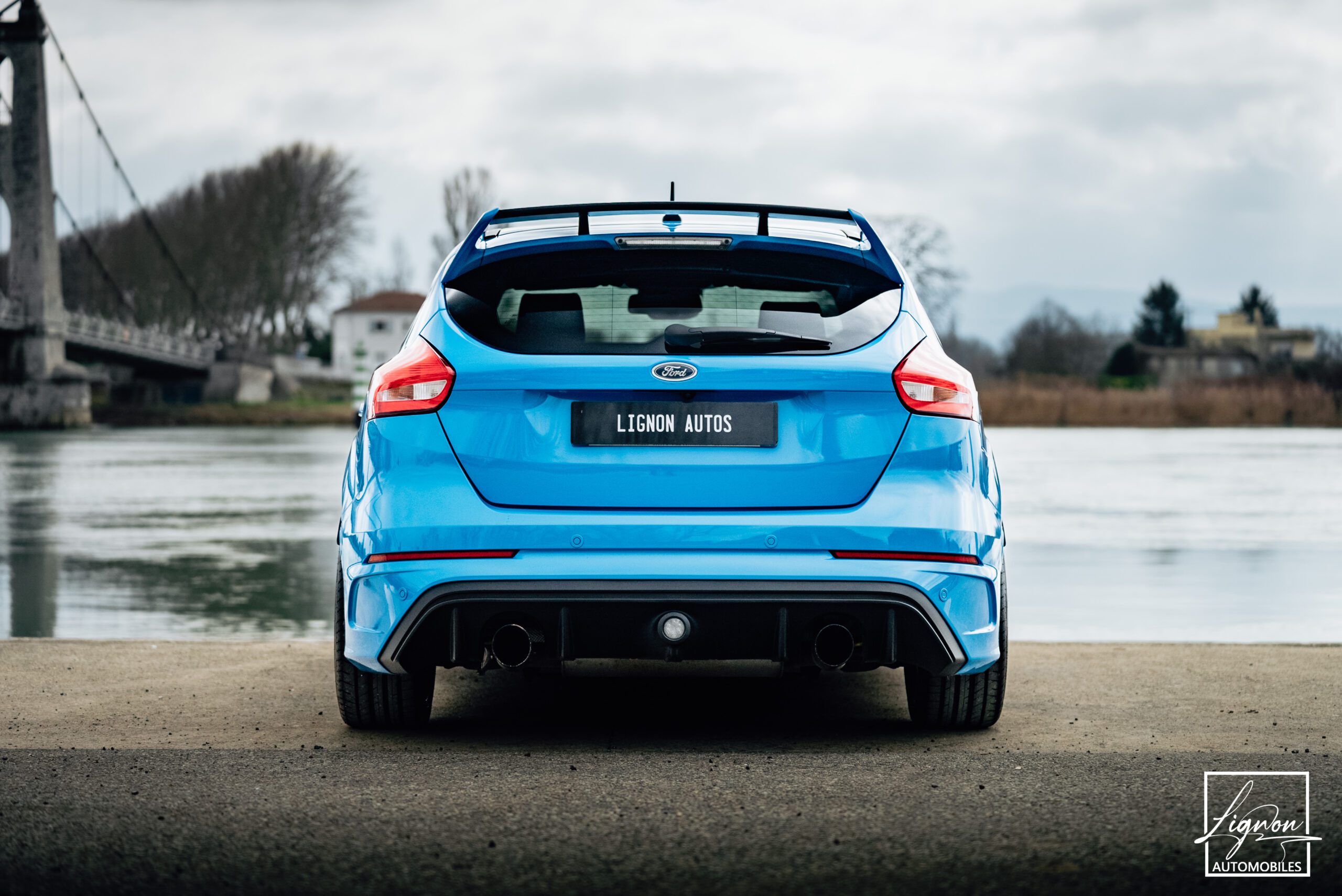 Photo Ford Focus RS 2.3 350 CH Ecoboost bleu - Recaro - Hifi Sony - GPS - CARPLAY - Caméra