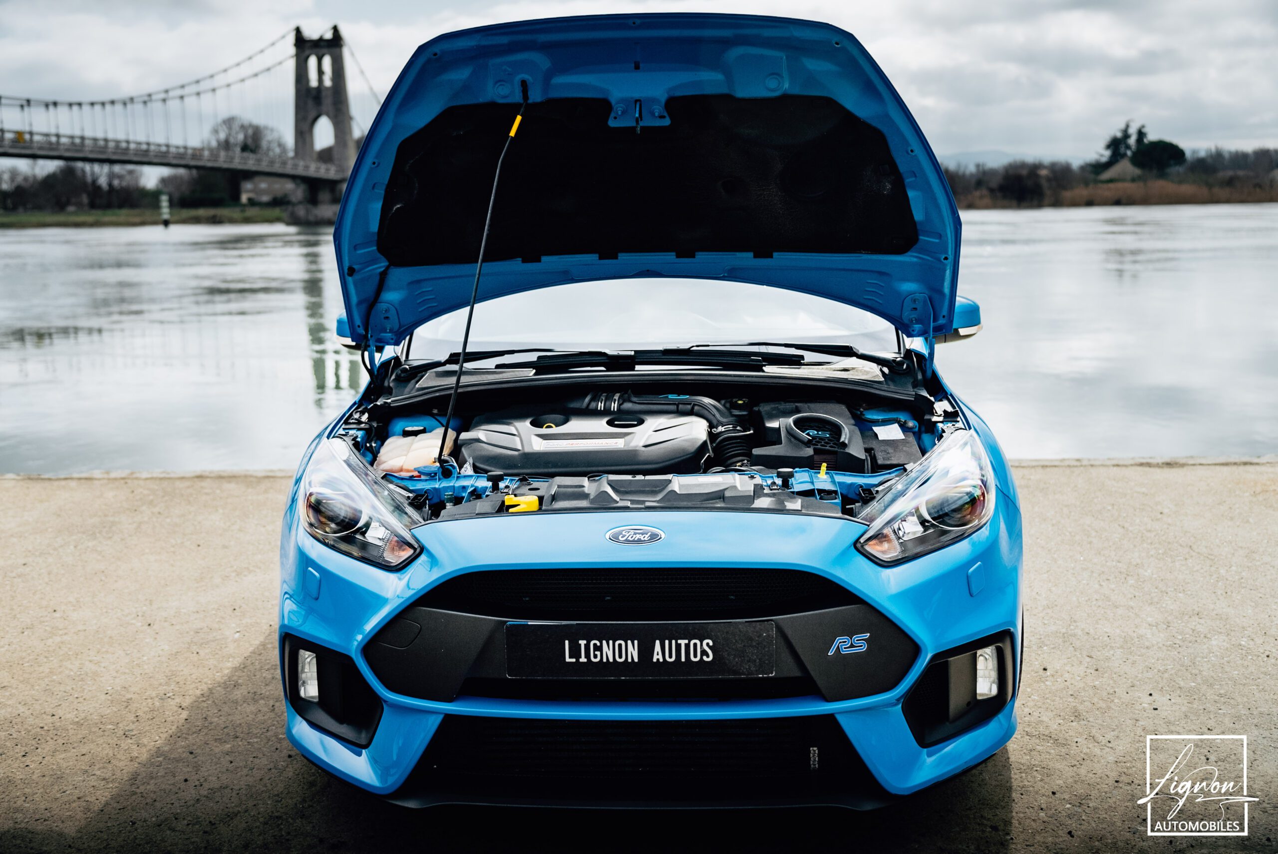 Photo Ford Focus RS 2.3 350 CH Ecoboost bleu - Recaro - Hifi Sony - GPS - CARPLAY - Caméra