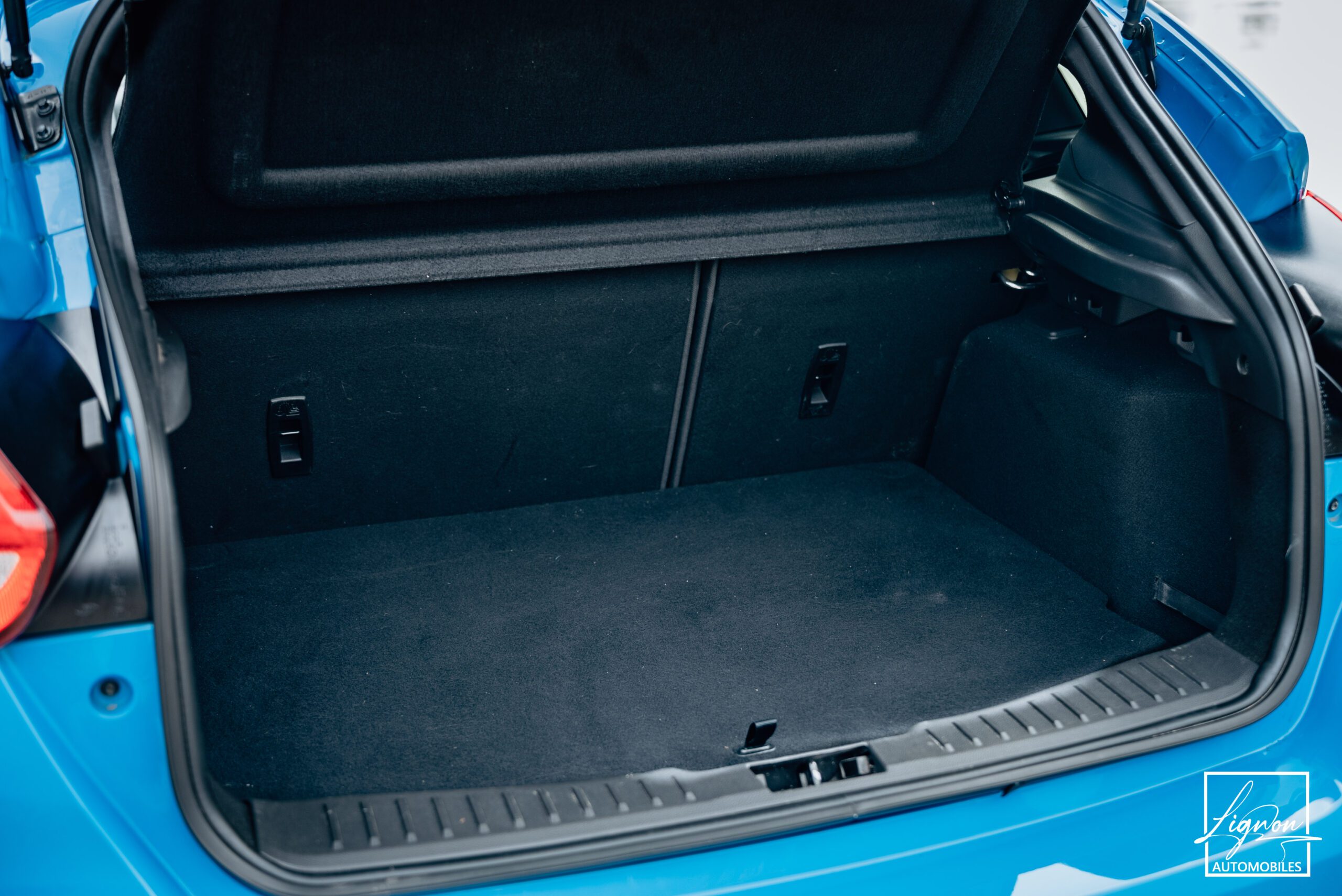 Photo Ford Focus RS 2.3 350 CH Ecoboost bleu - Recaro - Hifi Sony - GPS - CARPLAY - Caméra