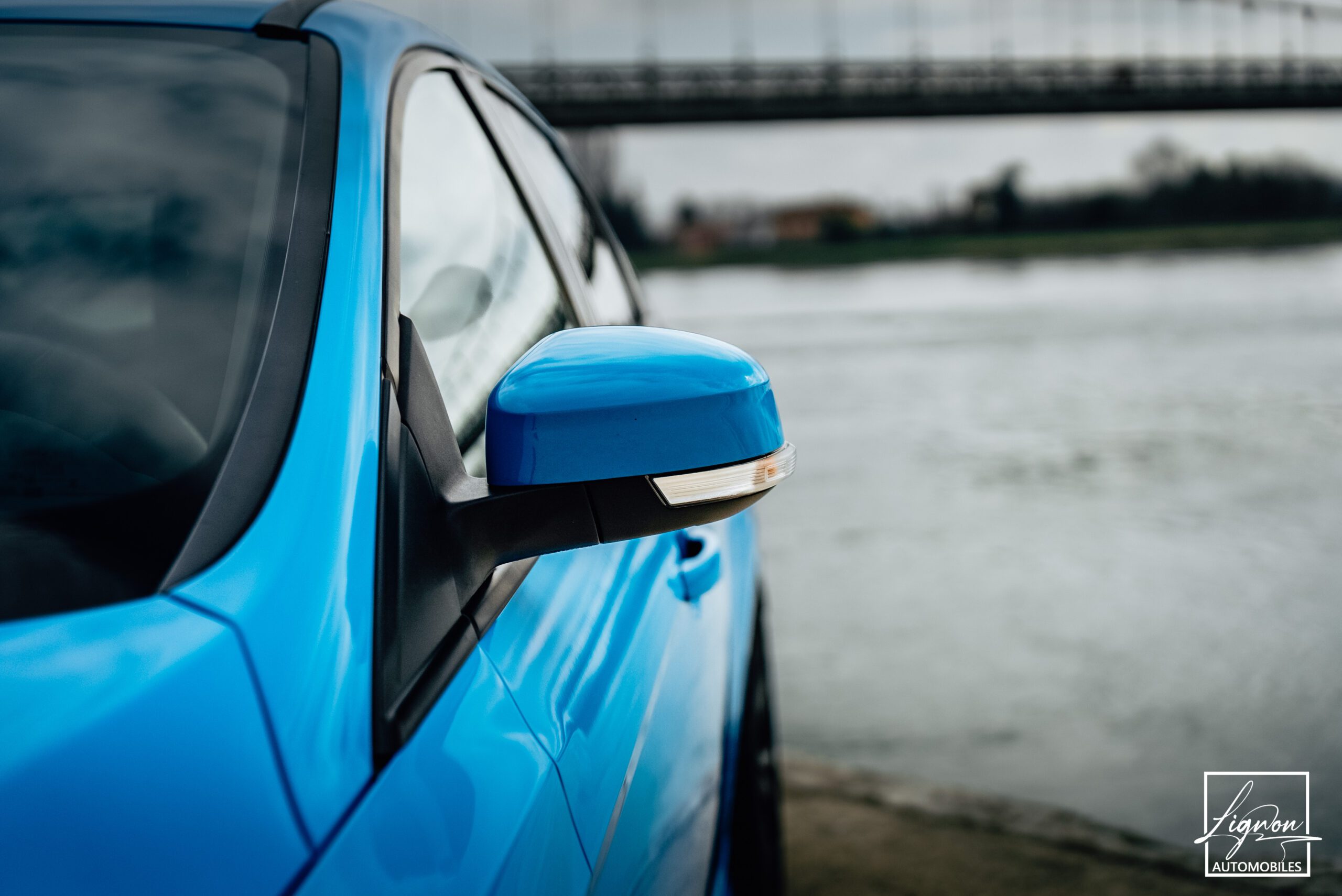 Photo Ford Focus RS 2.3 350 CH Ecoboost bleu - Recaro - Hifi Sony - GPS - CARPLAY - Caméra