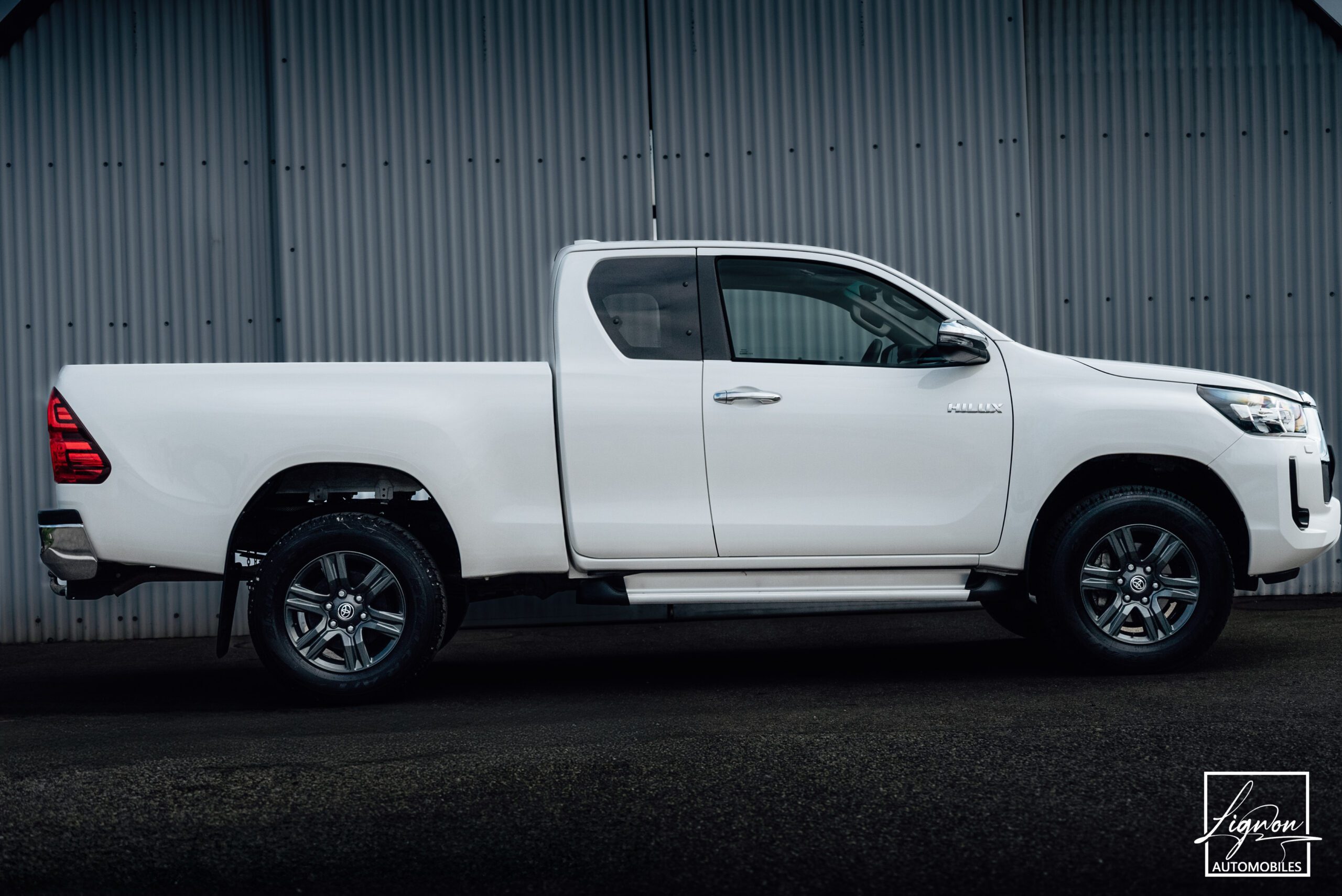 Photo Toyota Hilux 2.4 D-4D 150 ch X-Tra Cabine Légende BVA Tva Récupérable