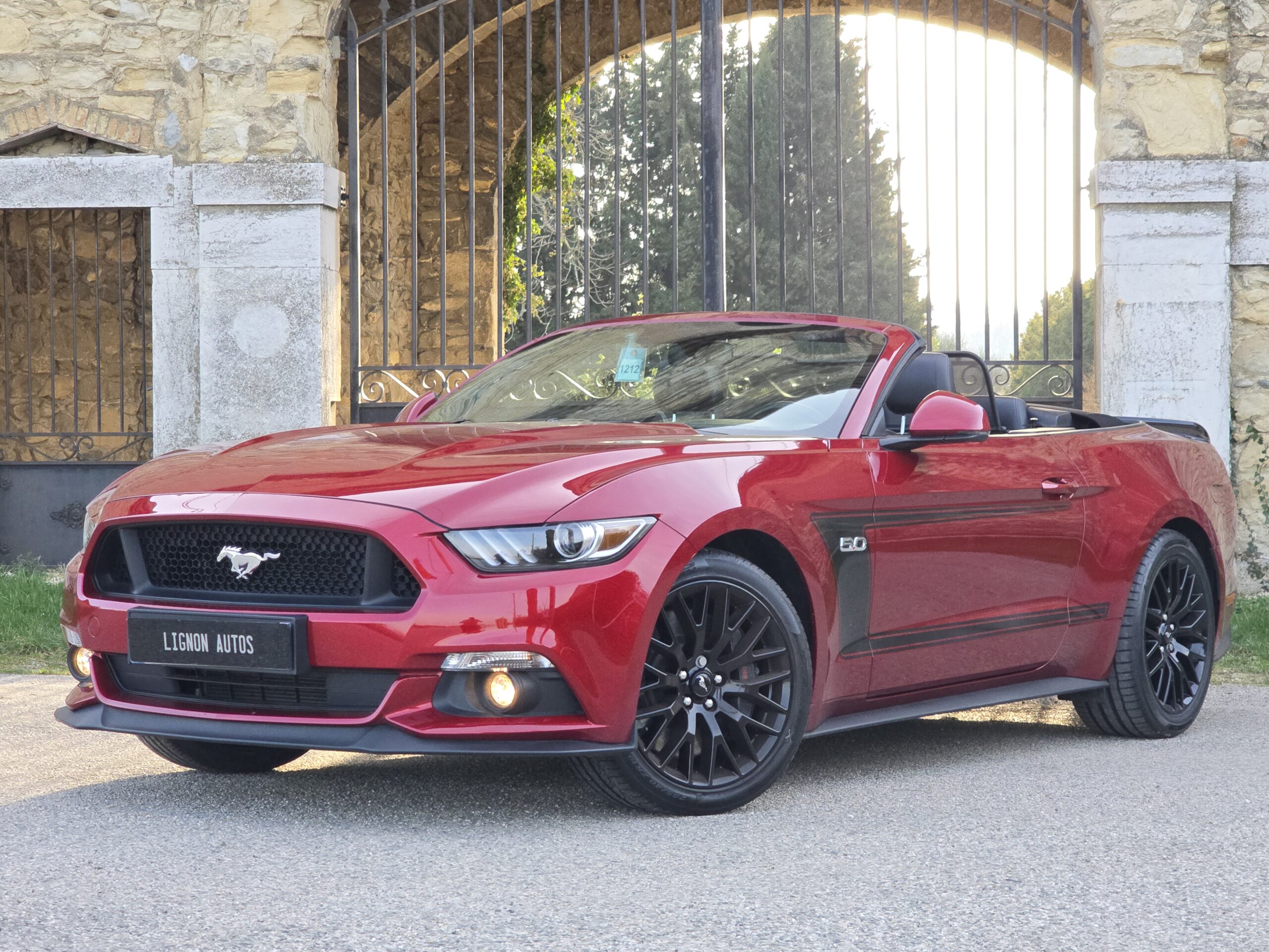 Photo Ford Mustang 5.0 v8 GT Cabriolet 421 ch Boite Automatique - 1er main - 9 800km !
