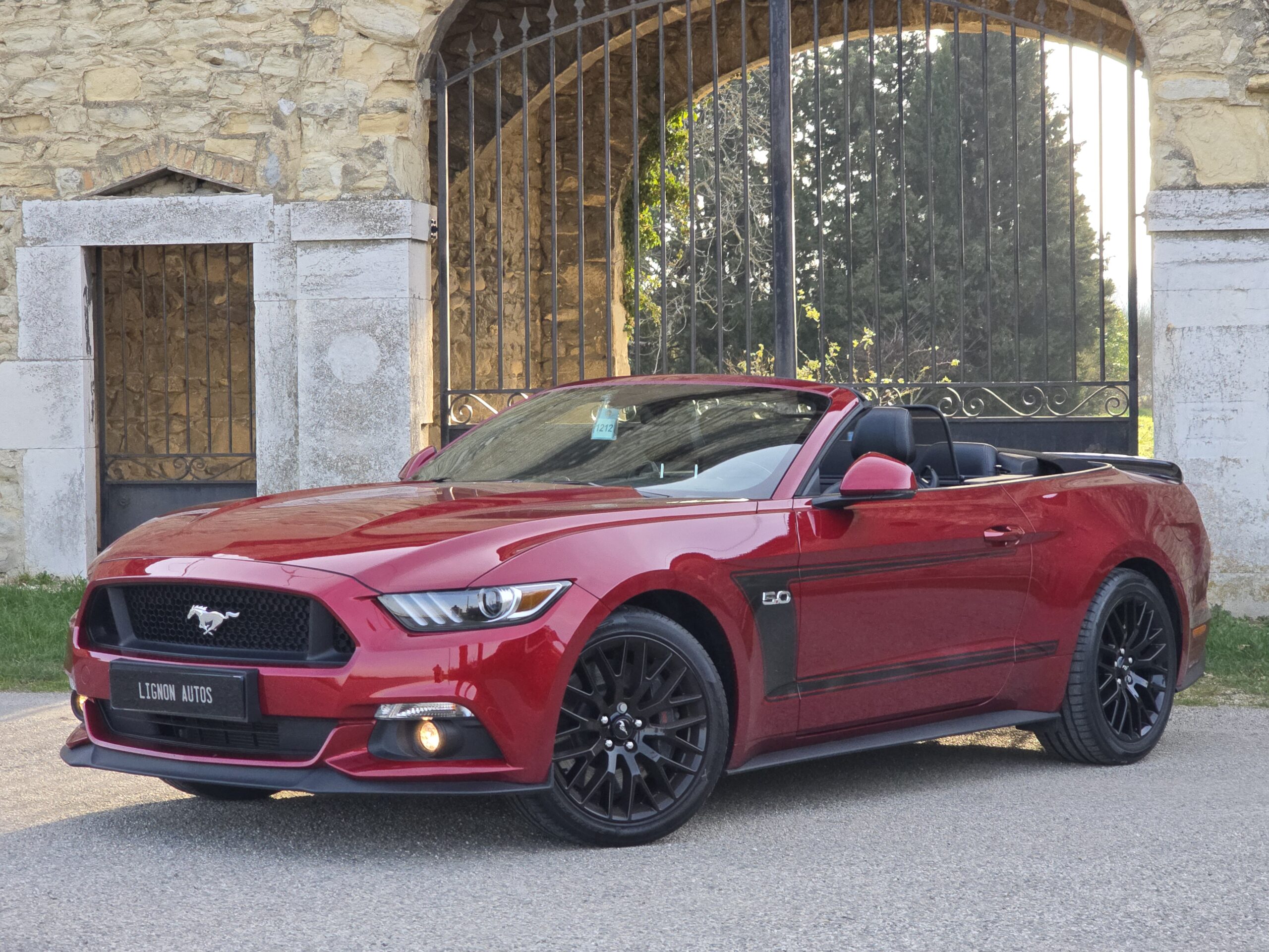 Photo Ford Mustang 5.0 v8 GT Cabriolet 421 ch Boite Automatique - 1er main - 9 800km !