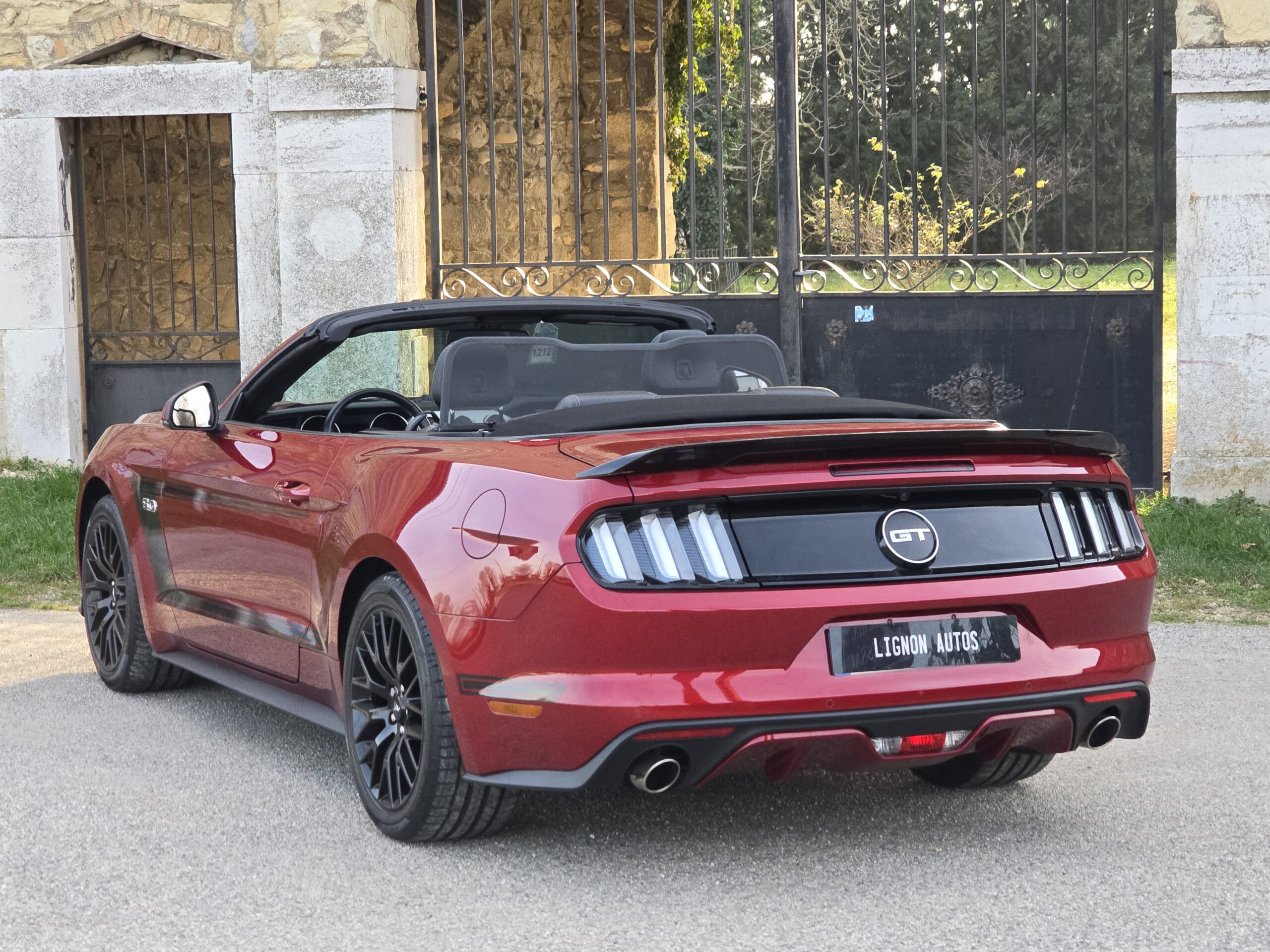 Photo Ford Mustang 5.0 v8 GT Cabriolet 421 ch Boite Automatique - 1er main - 9 800km !