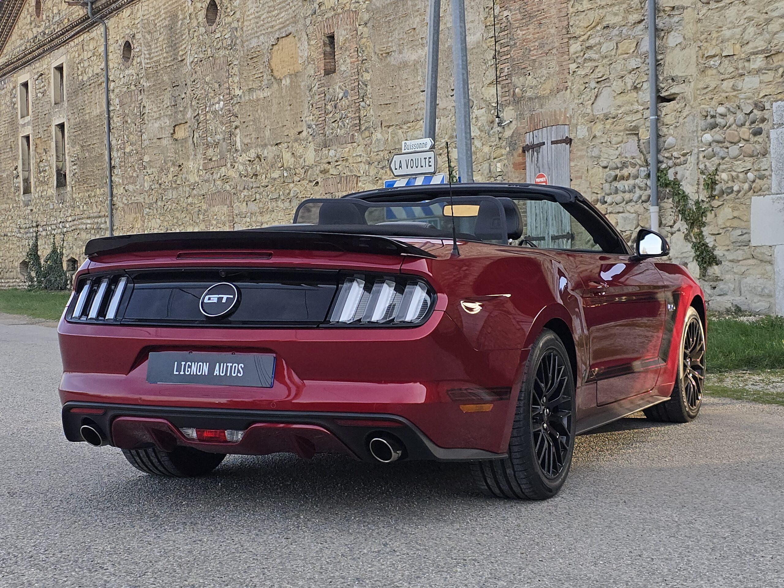 Photo Ford Mustang 5.0 v8 GT Cabriolet 421 ch Boite Automatique - 1er main - 9 800km !