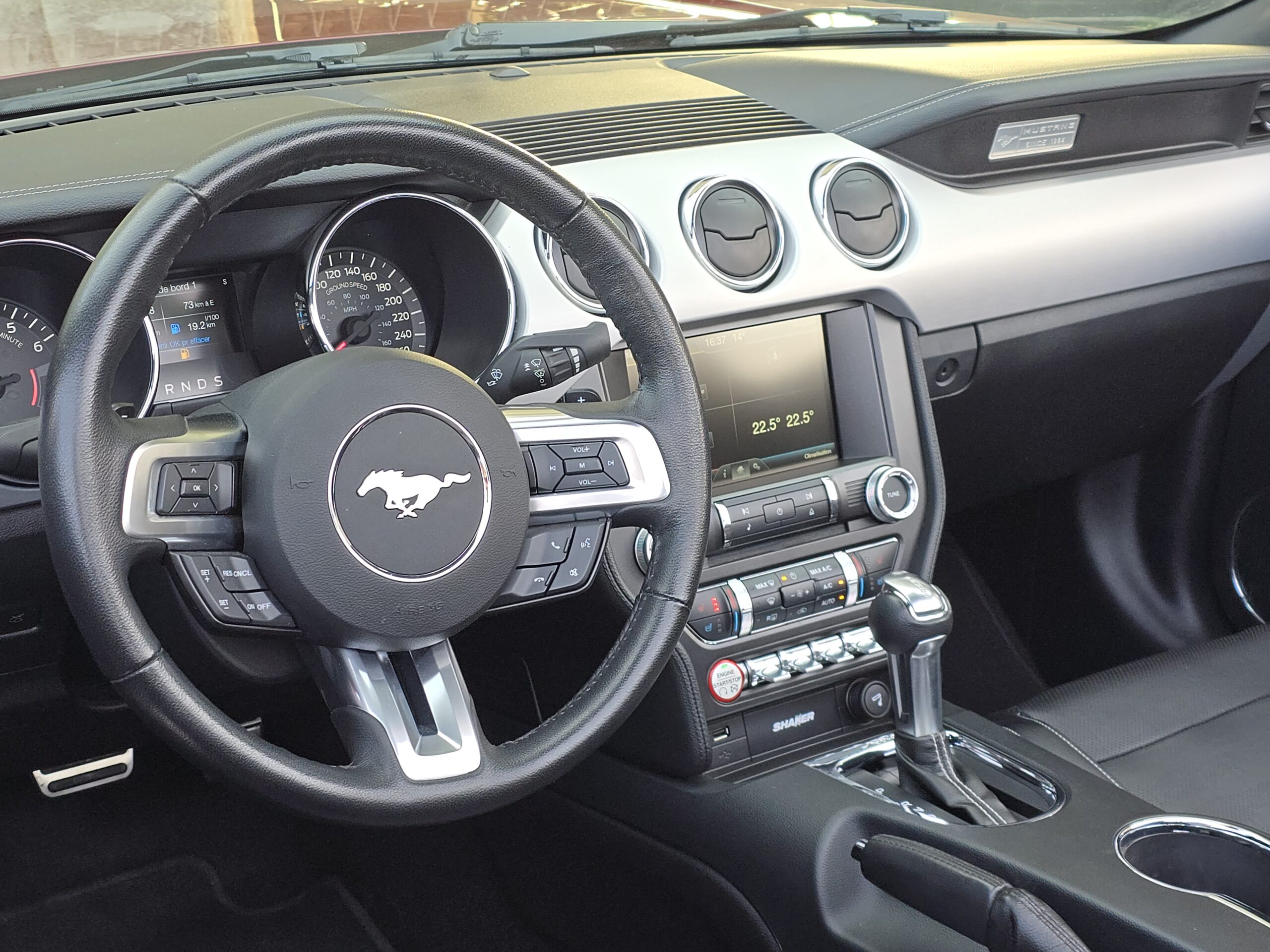 Photo Ford Mustang 5.0 v8 GT Cabriolet 421 ch Boite Automatique - 1er main - 9 800km !