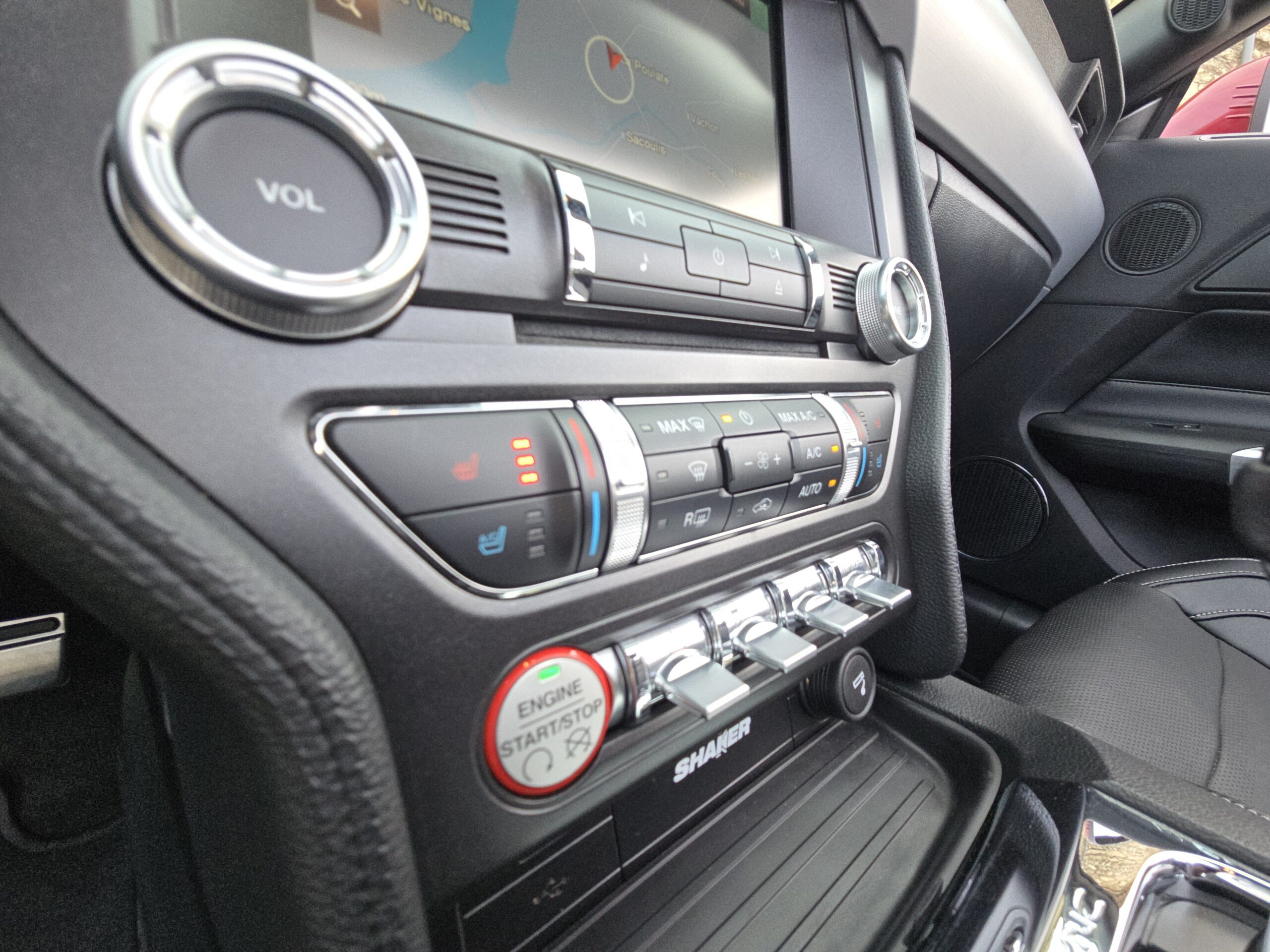 Photo Ford Mustang 5.0 v8 GT Cabriolet 421 ch Boite Automatique - 1er main - 9 800km !