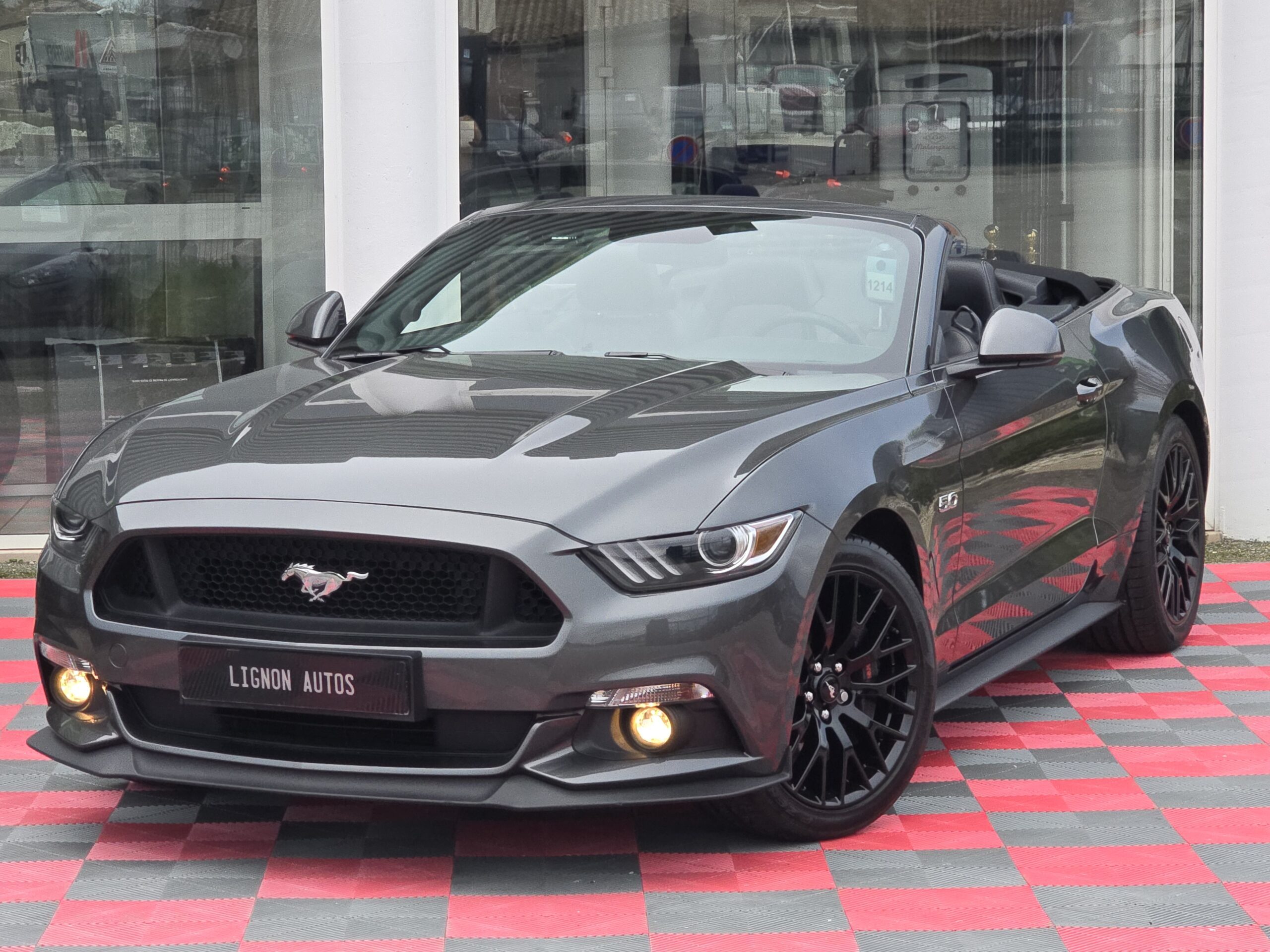 Photo Ford Mustang 5.0 v8 GT Cabriolet 421 ch - Boite Manuelle - 1ère main - Pas de malus