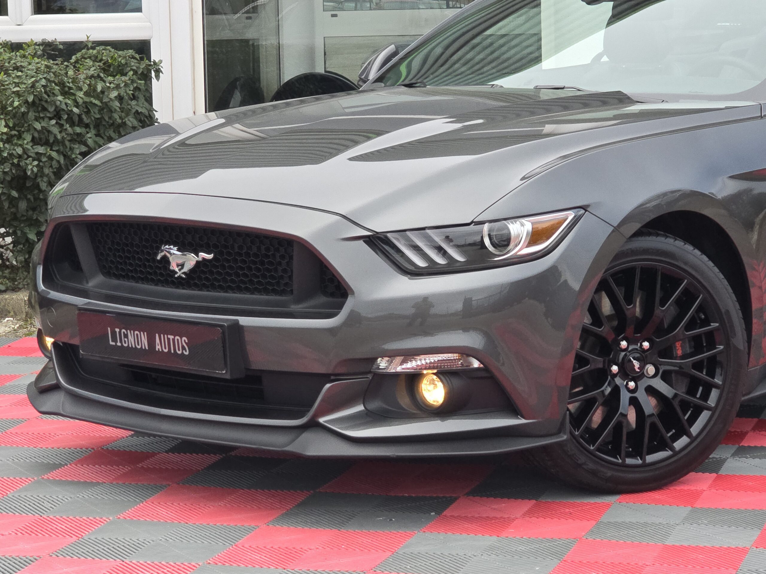 Photo Ford Mustang 5.0 v8 GT Cabriolet 421 ch - Boite Manuelle - 1ère main - Pas de malus