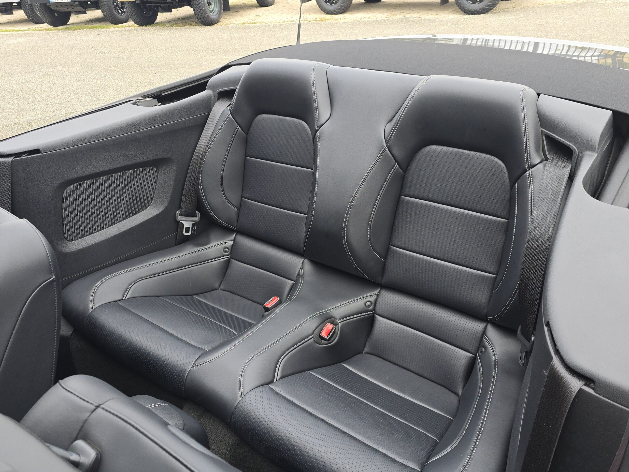 Photo Ford Mustang 5.0 v8 GT Cabriolet 421 ch - Boite Manuelle - 1ère main - Pas de malus