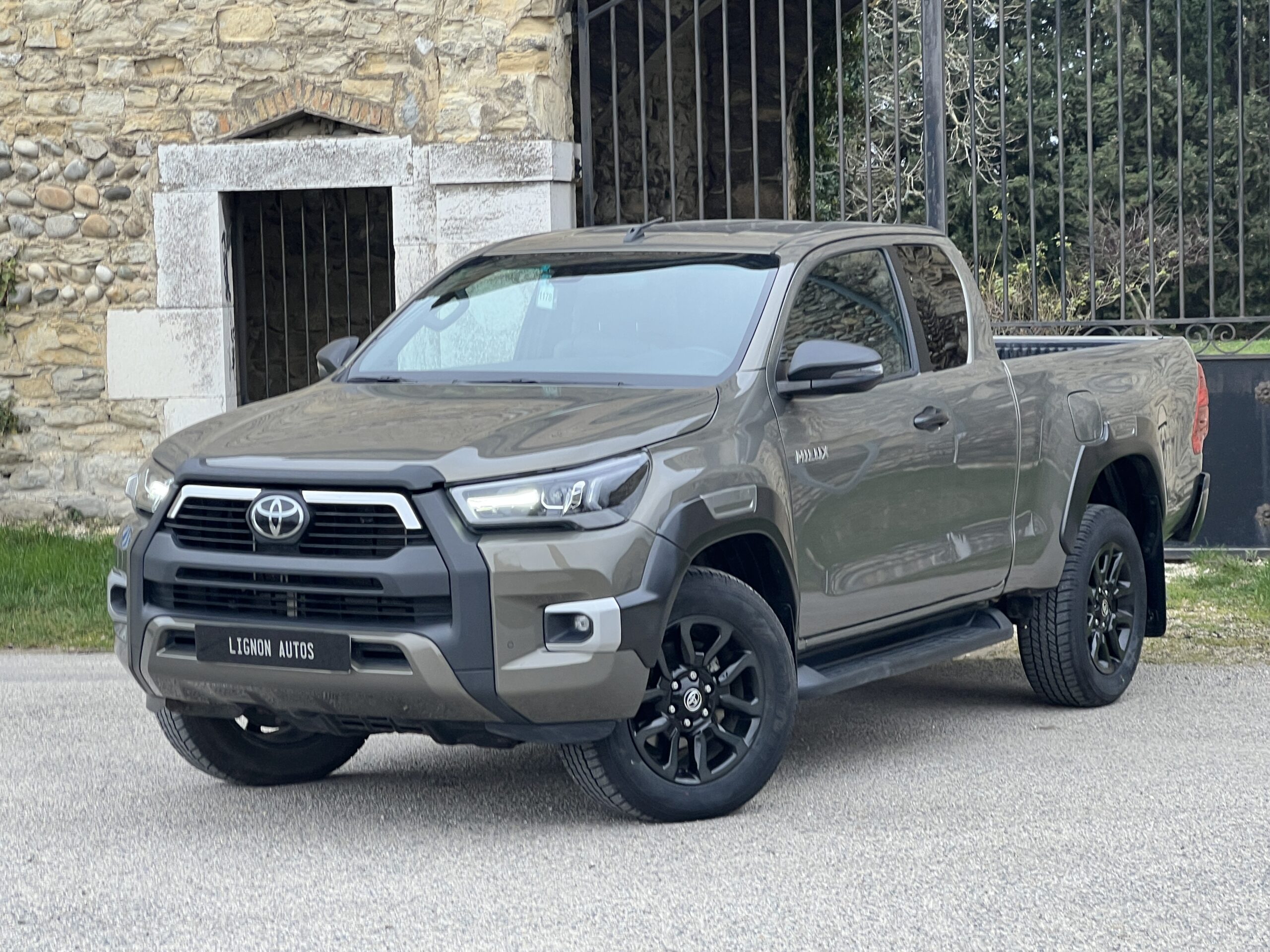 Toyota Hilux 2.8 D-4D 204 ch X-Tra Cabine Invincible BVA Tva Récupérable