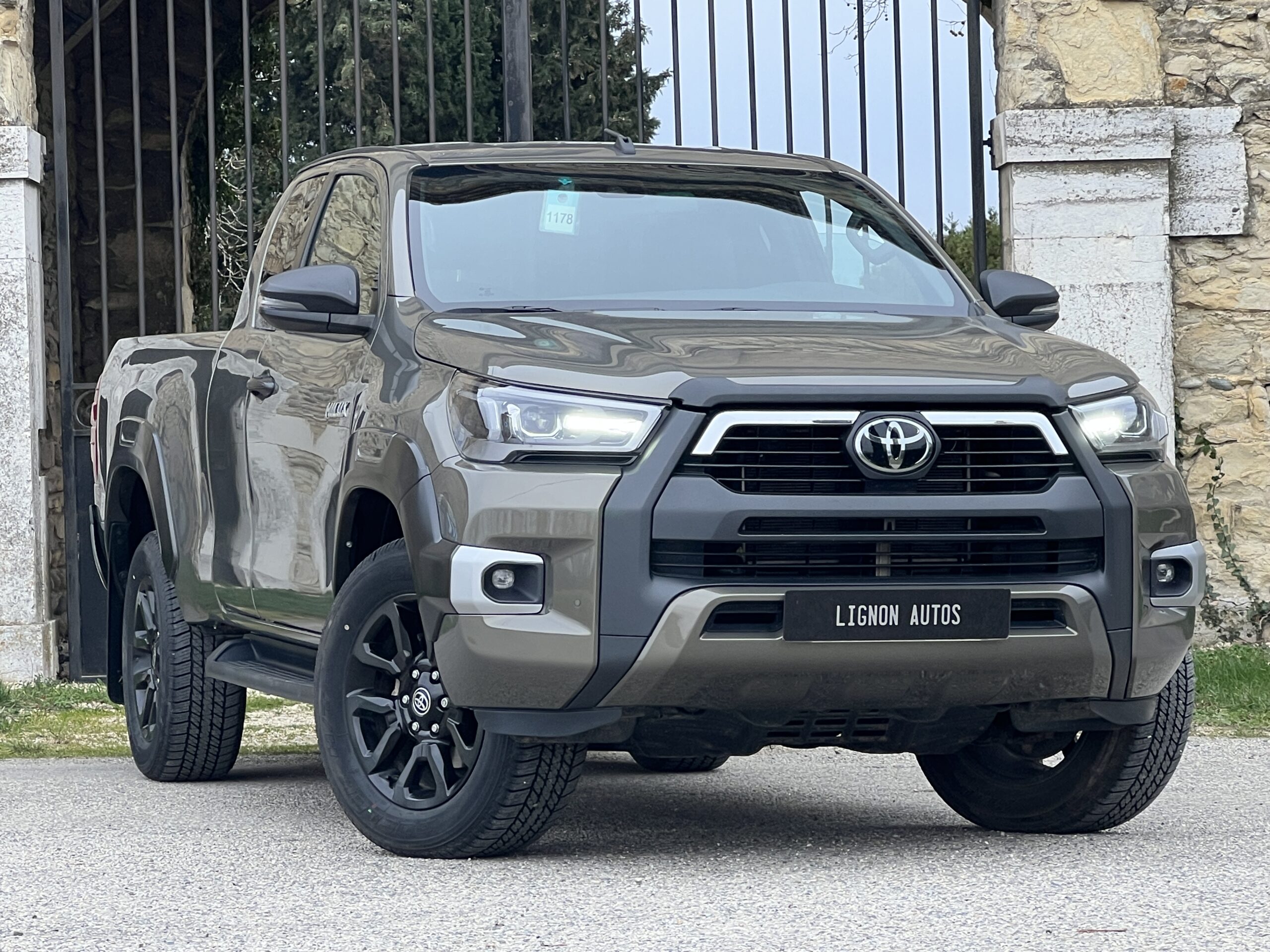 Photo Toyota Hilux 2.8 D-4D 204 ch X-Tra Cabine Invincible BVA Tva Récupérable