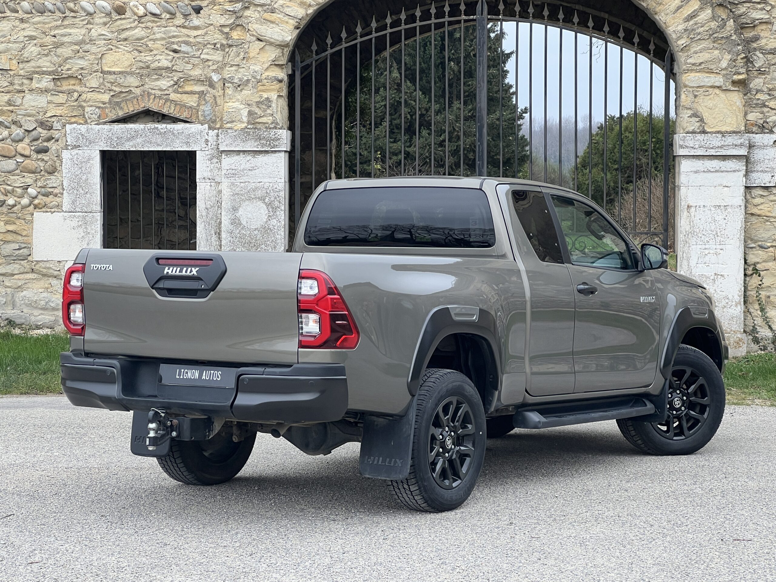 Photo Toyota Hilux 2.8 D-4D 204 ch X-Tra Cabine Invincible BVA Tva Récupérable