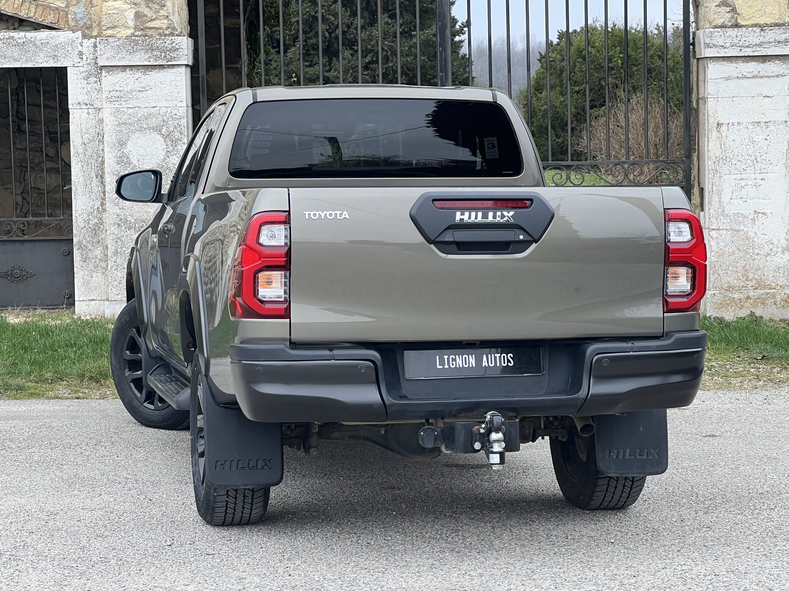 Photo Toyota Hilux 2.8 D-4D 204 ch X-Tra Cabine Invincible BVA Tva Récupérable