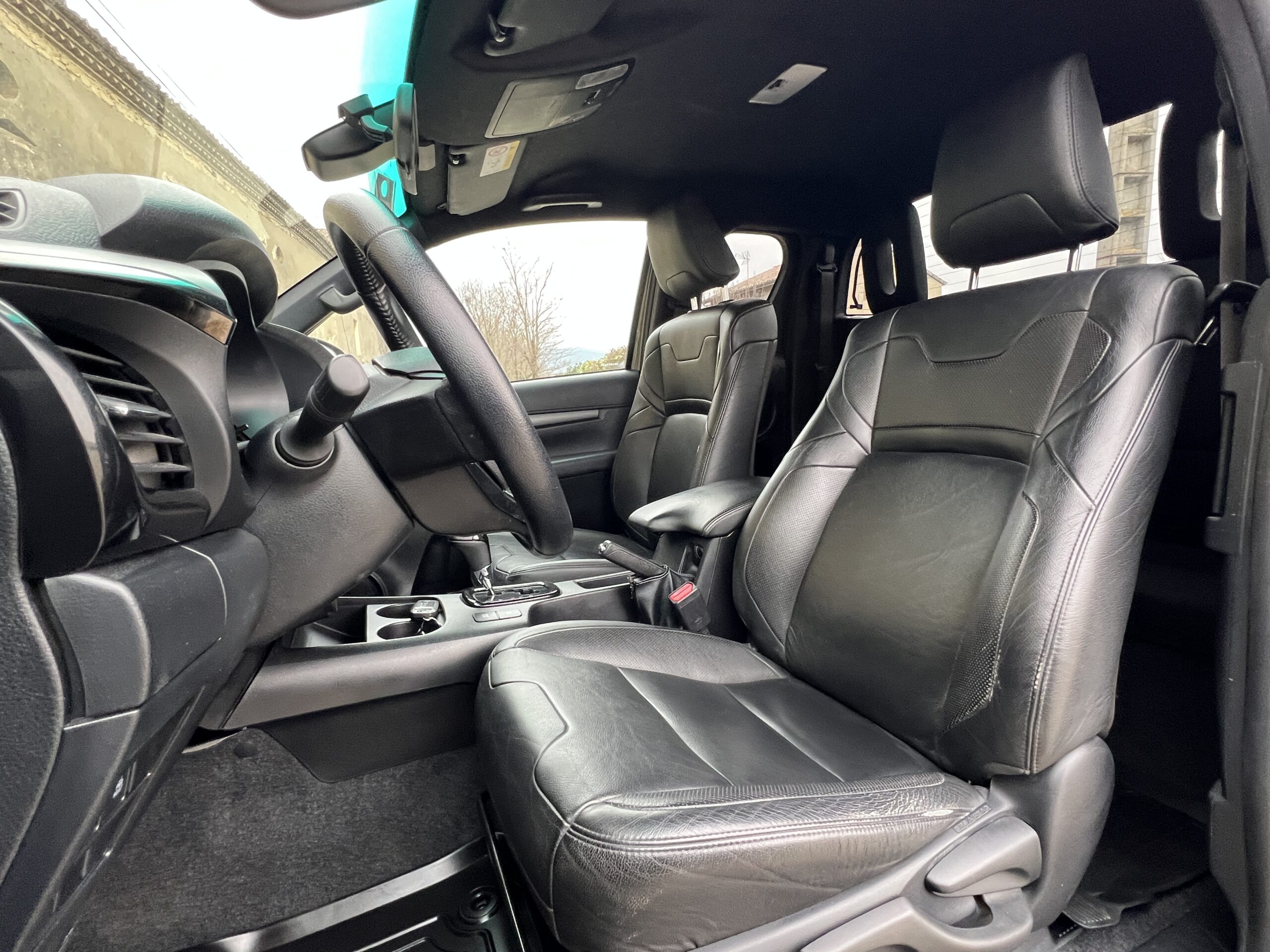 Photo Toyota Hilux 2.8 D-4D 204 ch X-Tra Cabine Invincible BVA Tva Récupérable