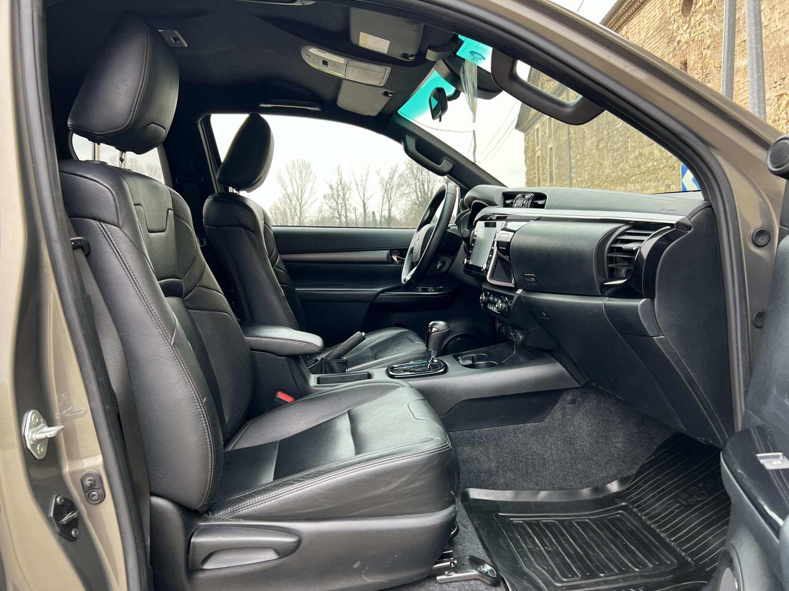 Photo Toyota Hilux 2.8 D-4D 204 ch X-Tra Cabine Invincible BVA Tva Récupérable