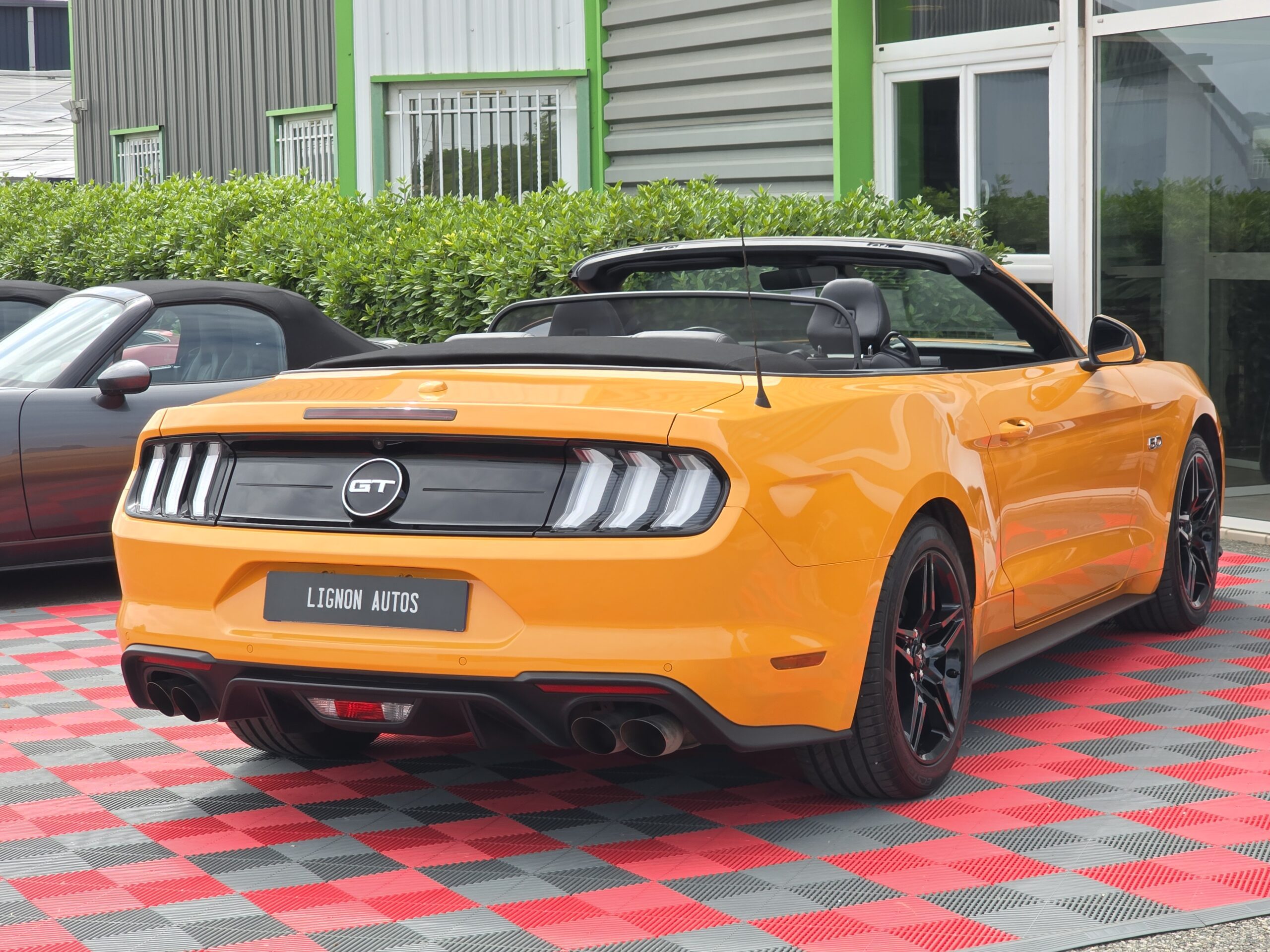 Photo Ford Mustang GT 5.0 v8 Cabriolet 450 ch BVA10 - Immat France - Pas de Malus