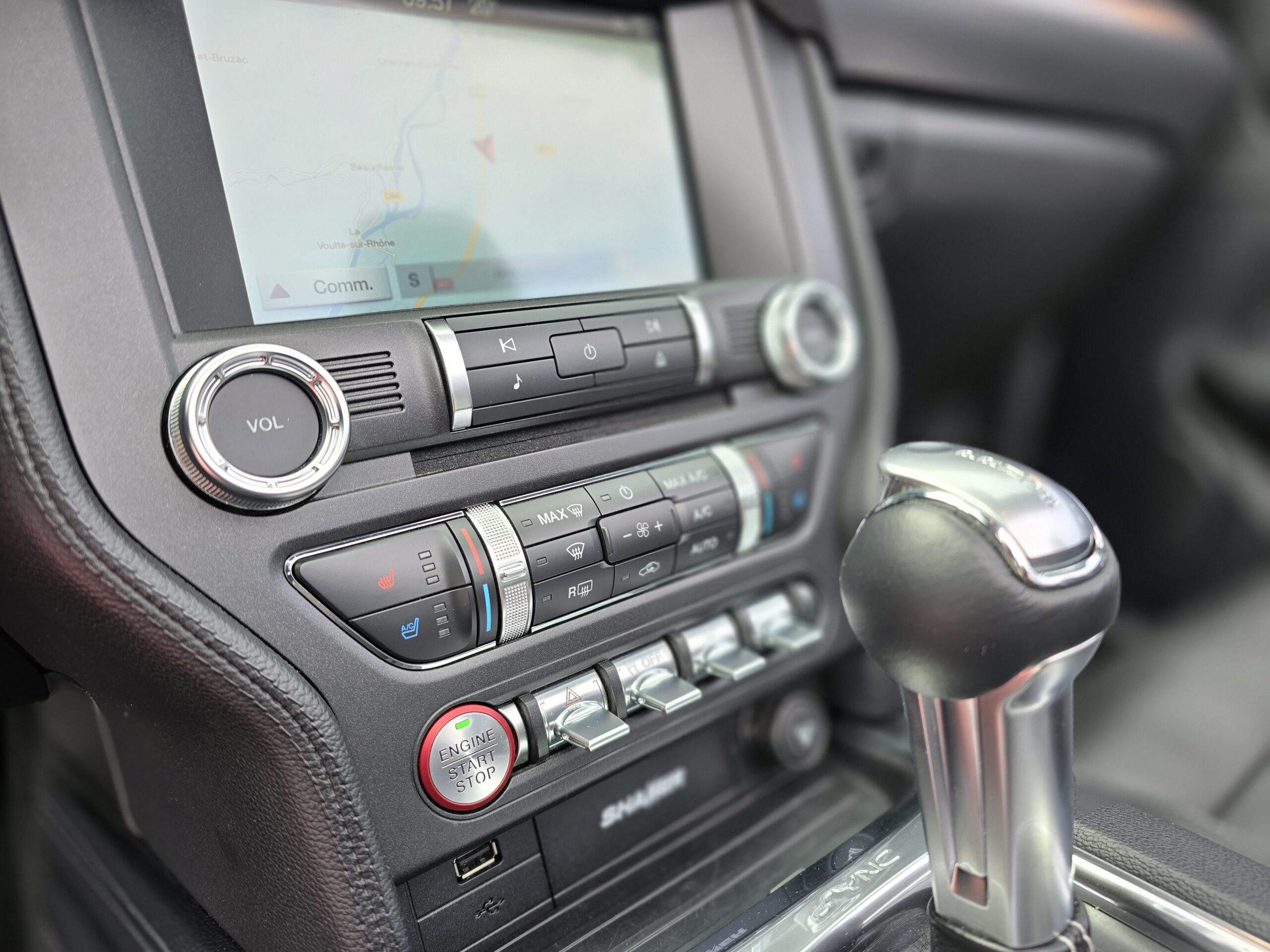 Photo Ford Mustang GT 5.0 v8 Cabriolet 450 ch BVA10 - Immat France - Pas de Malus