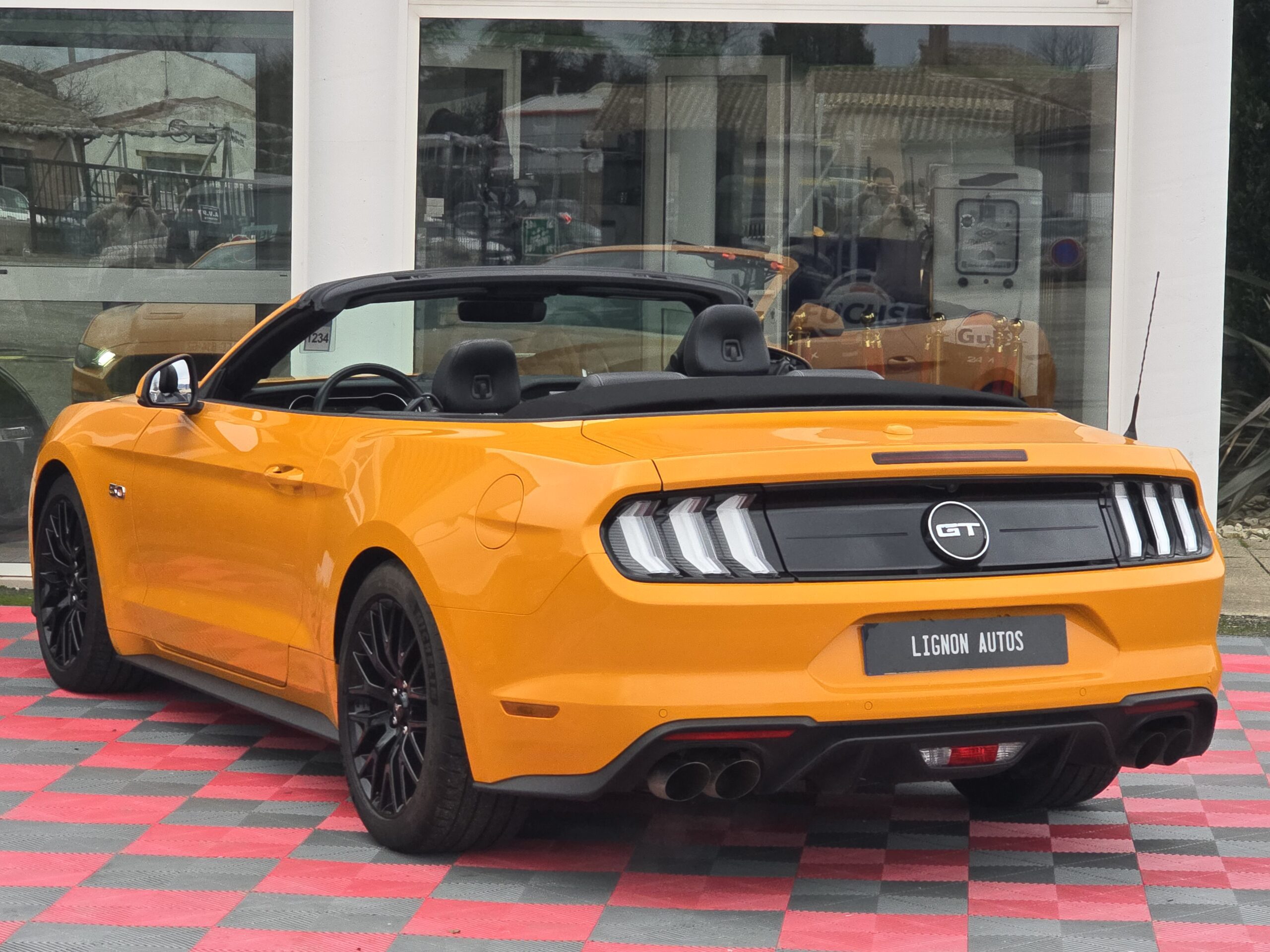 Photo Ford Mustang GT 5.0 v8 Cabriolet 450 ch BVA10 - Suspension Magneride - 1er main