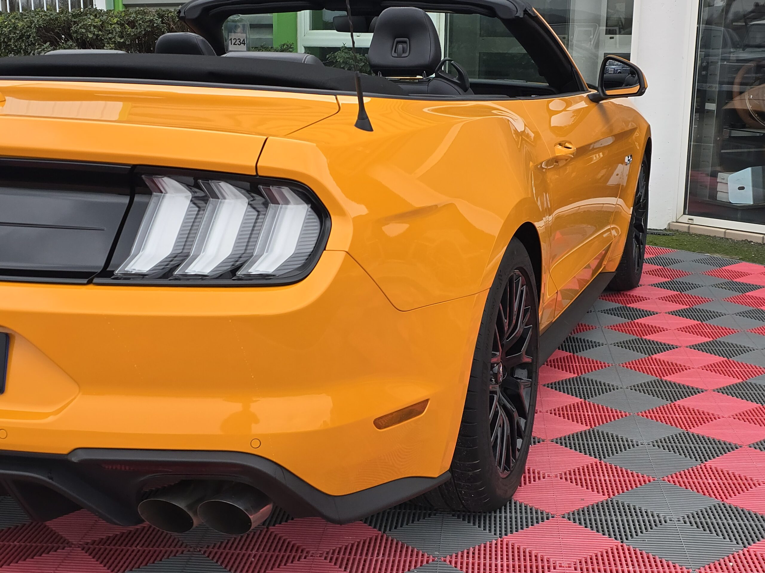 Photo Ford Mustang GT 5.0 v8 Cabriolet 450 ch BVA10 - Suspension Magneride - 1er main
