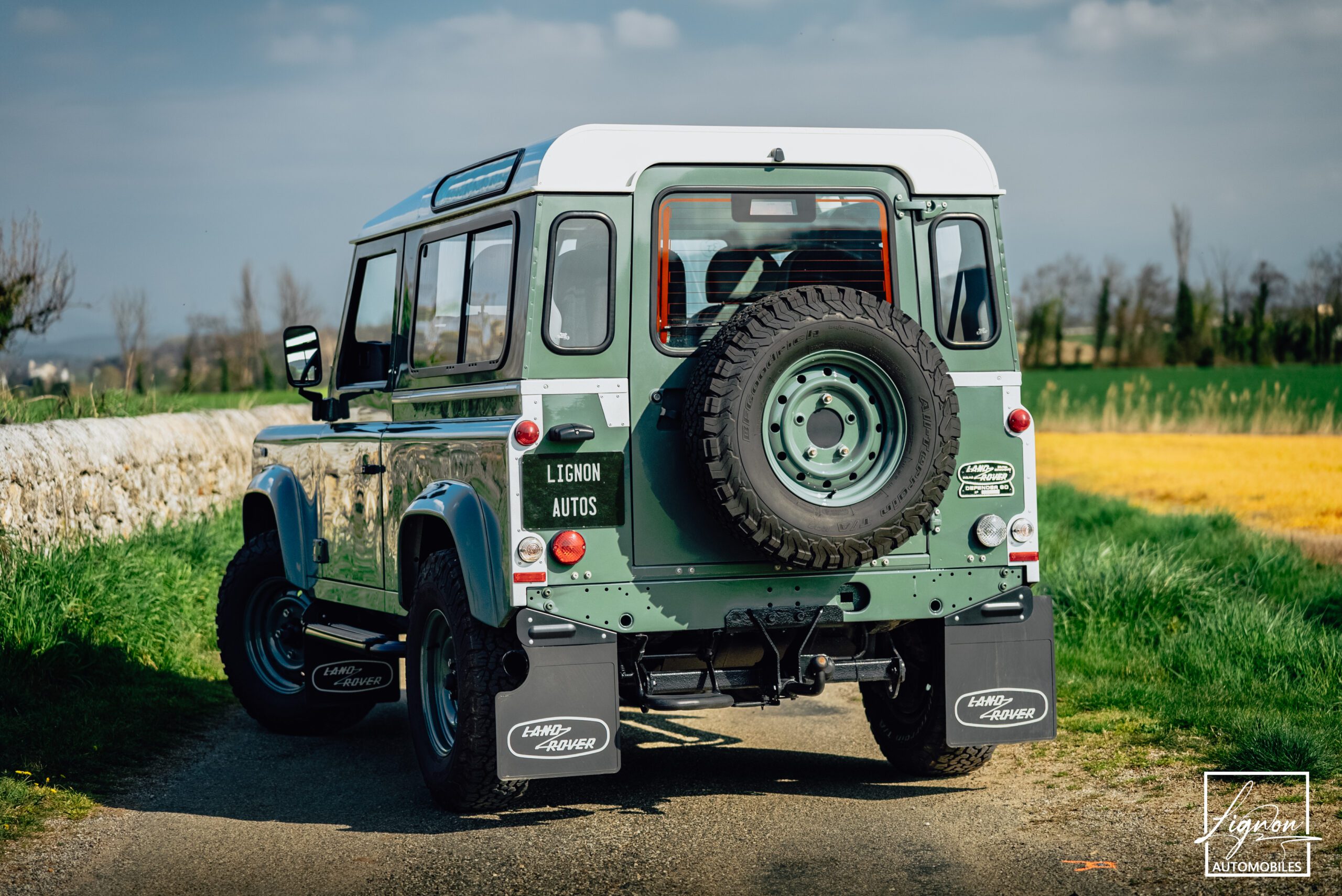 Photo Land Rover Defender 90 td4 sw 4 places "Keswick Green"