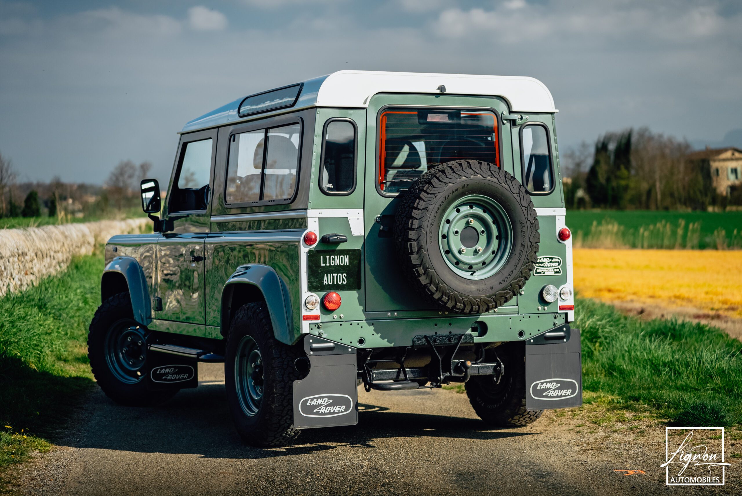 Photo Land Rover Defender 90 td4 sw 4 places "Keswick Green"