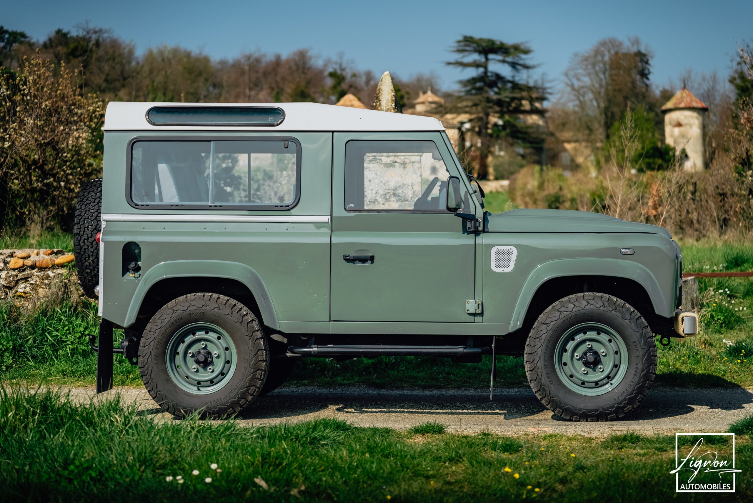 Photo Land Rover Defender 90 td4 sw 4 places "Keswick Green"