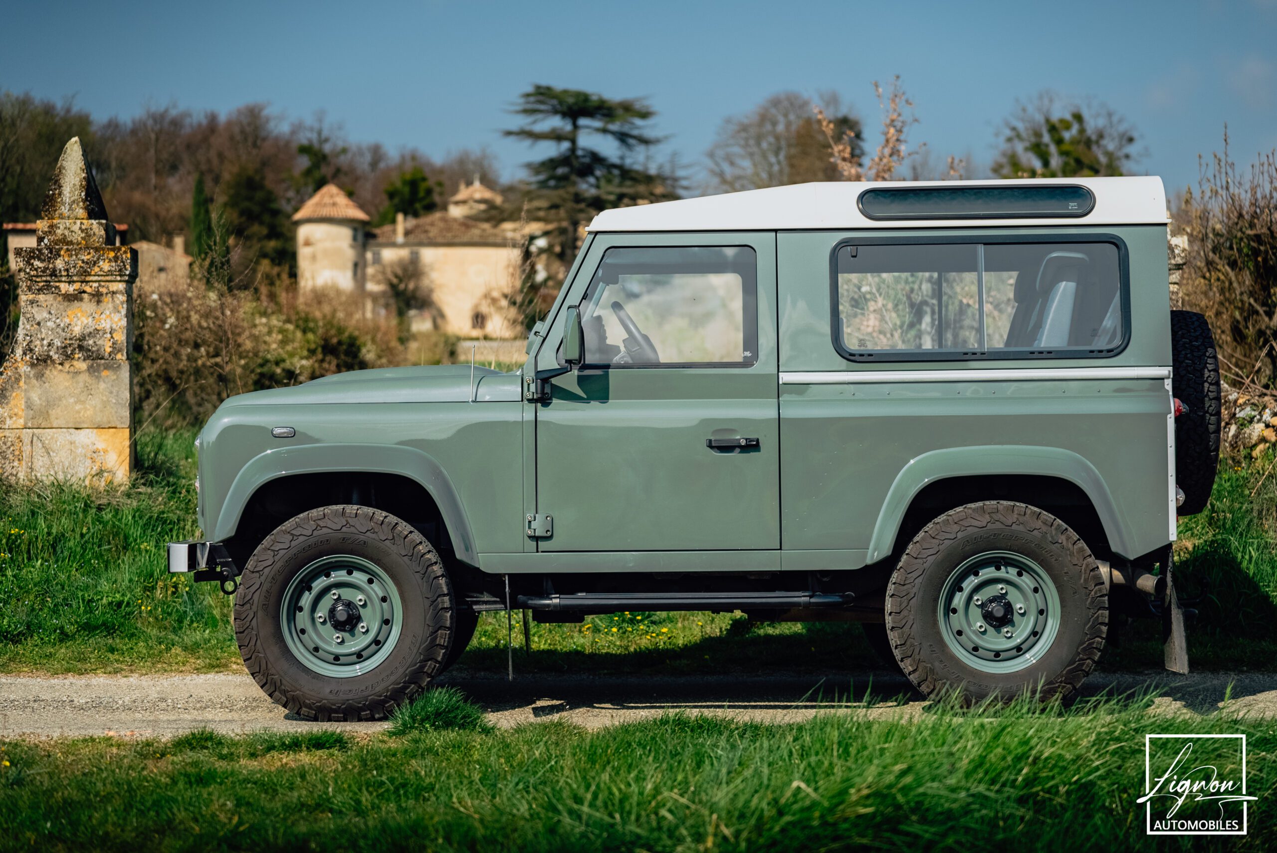 Photo Land Rover Defender 90 td4 sw 4 places "Keswick Green"