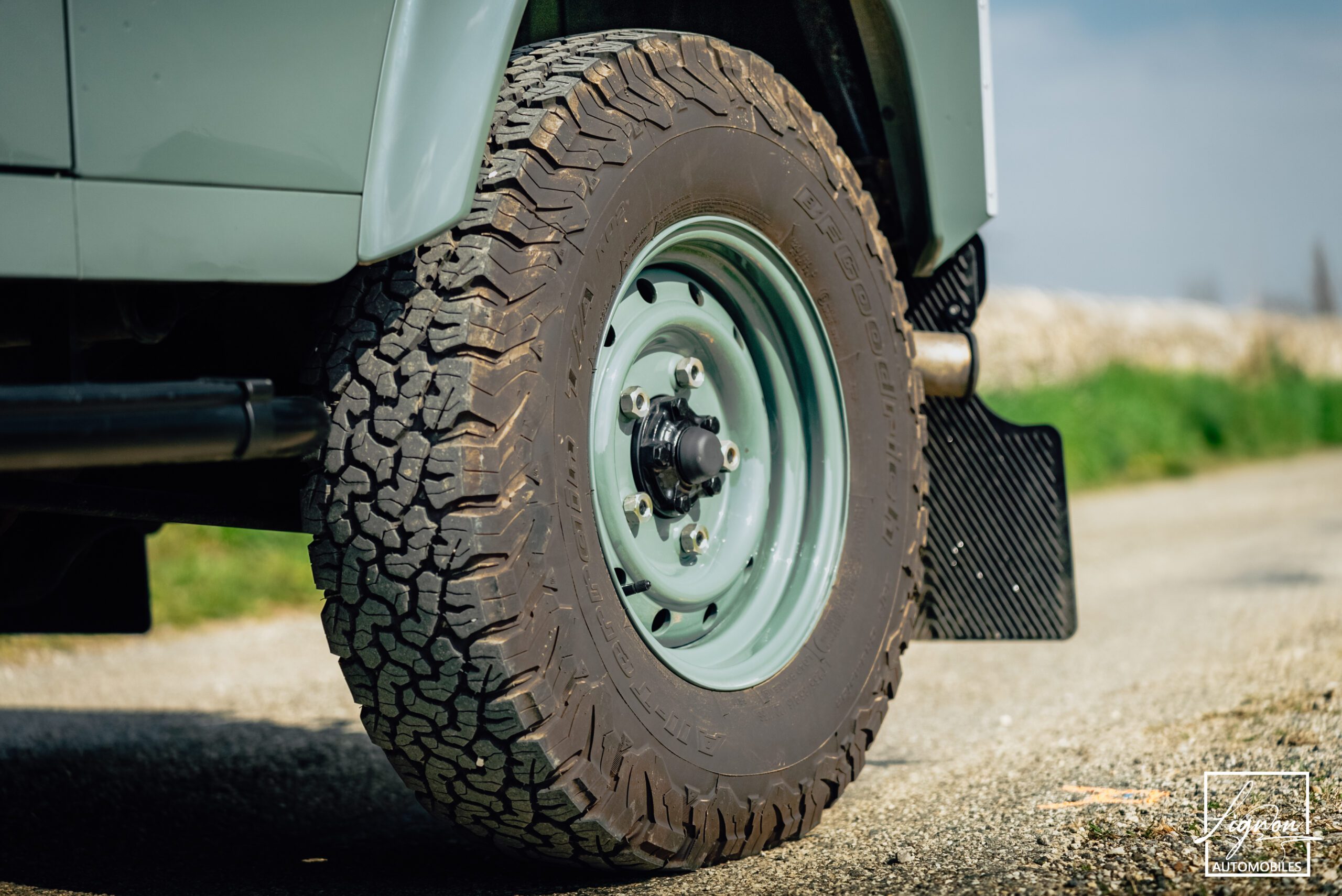 Photo Land Rover Defender 90 td4 sw 4 places "Keswick Green"