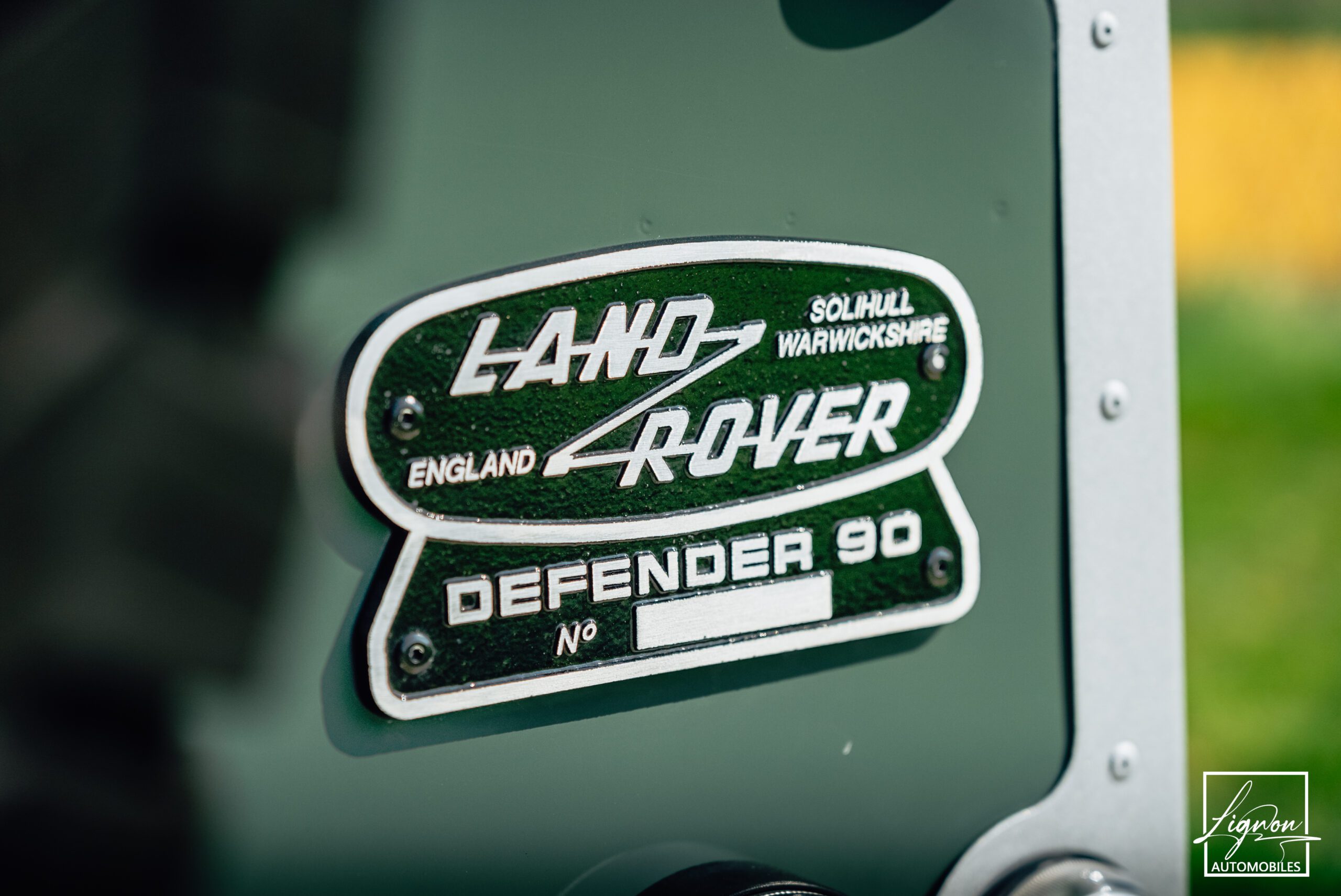 Photo Land Rover Defender 90 td4 sw 4 places "Keswick Green"
