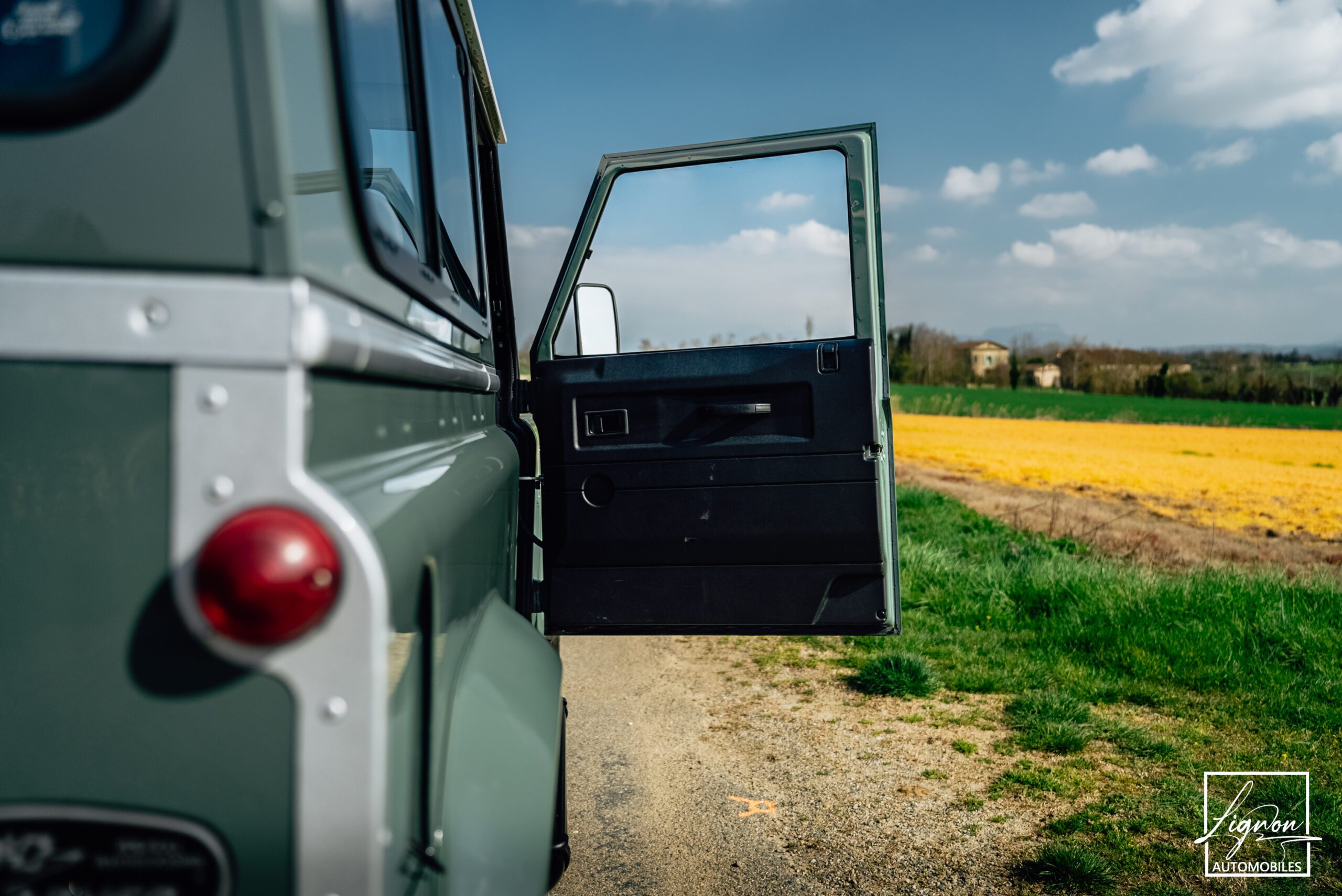Photo Land Rover Defender 90 td4 sw 4 places "Keswick Green"