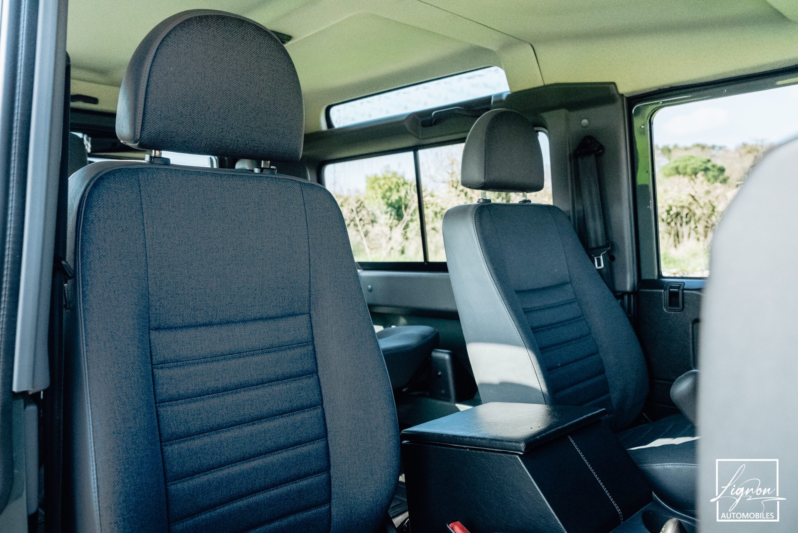Photo Land Rover Defender 90 td4 sw 4 places "Keswick Green"