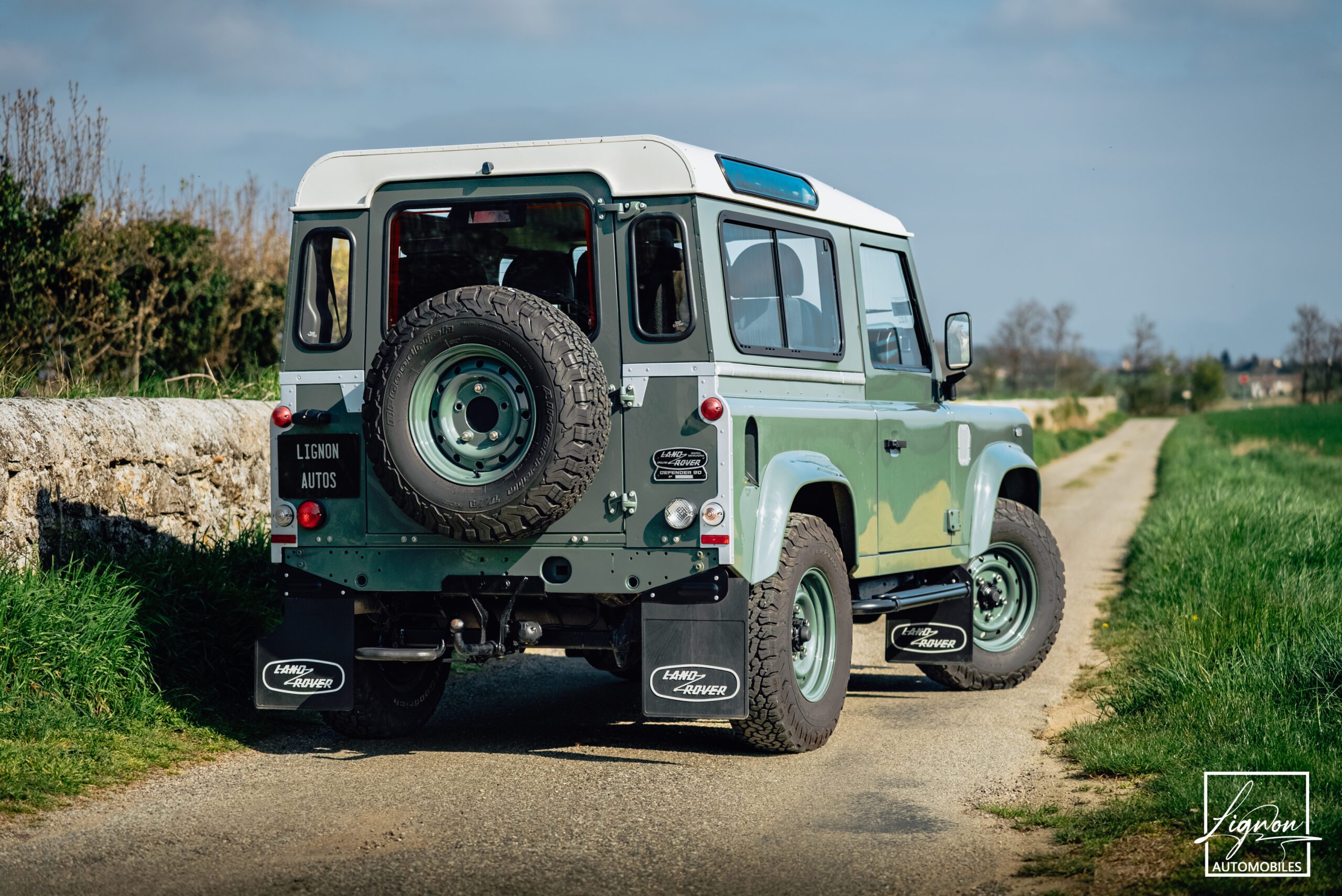 Photo Land Rover Defender 90 td4 sw 4 places "Keswick Green"