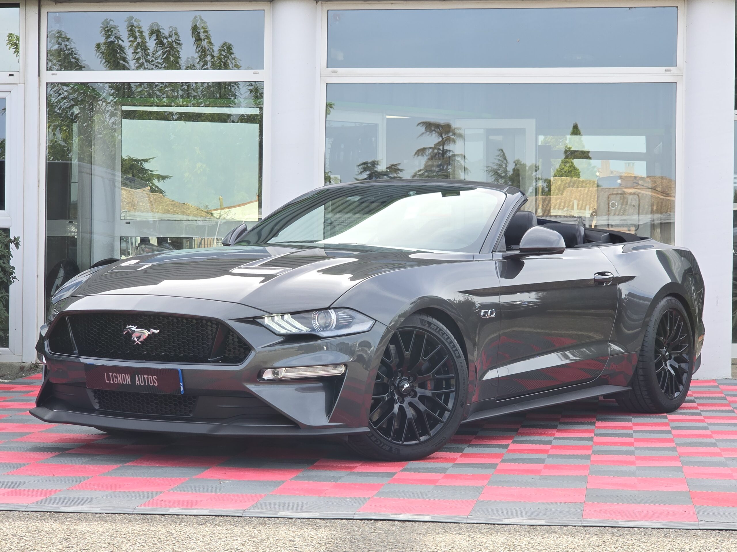 Photo Ford Mustang Cabriolet Gt 5.0l V8 450 Bva10 Premium 12/2020 "55th Years" - Immat France - Pas de malus